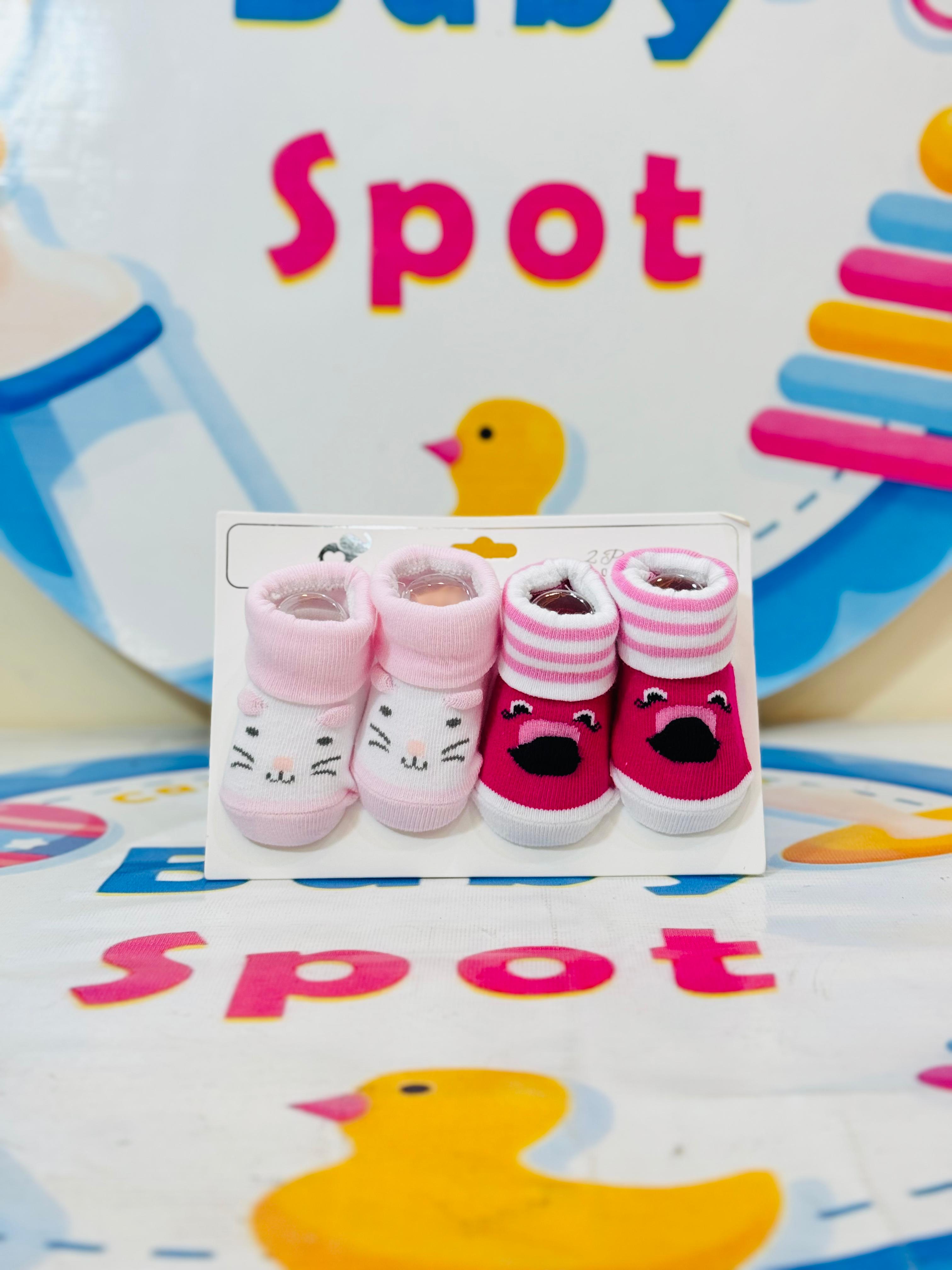 Branded Premium Range Baby Pack of 2 Socks Booties Pack
πΌ Adorable & Comfortable: A pack of 2 premium socks booties designed to keep your babyβs tiny feet warm and cozy.
πΆ Size Range: Perfect fit for newborns and infants, suitable for ages 0-9 months.
π¨ Charming Designs: Available in cute patterns and soft colors that complement any baby outfit.
π Soft & Skin-Friendly: Made with premium-quality materials to ensure comfort for delicate baby skin.
π° Affordable Luxury: Get this delightful pack for ju