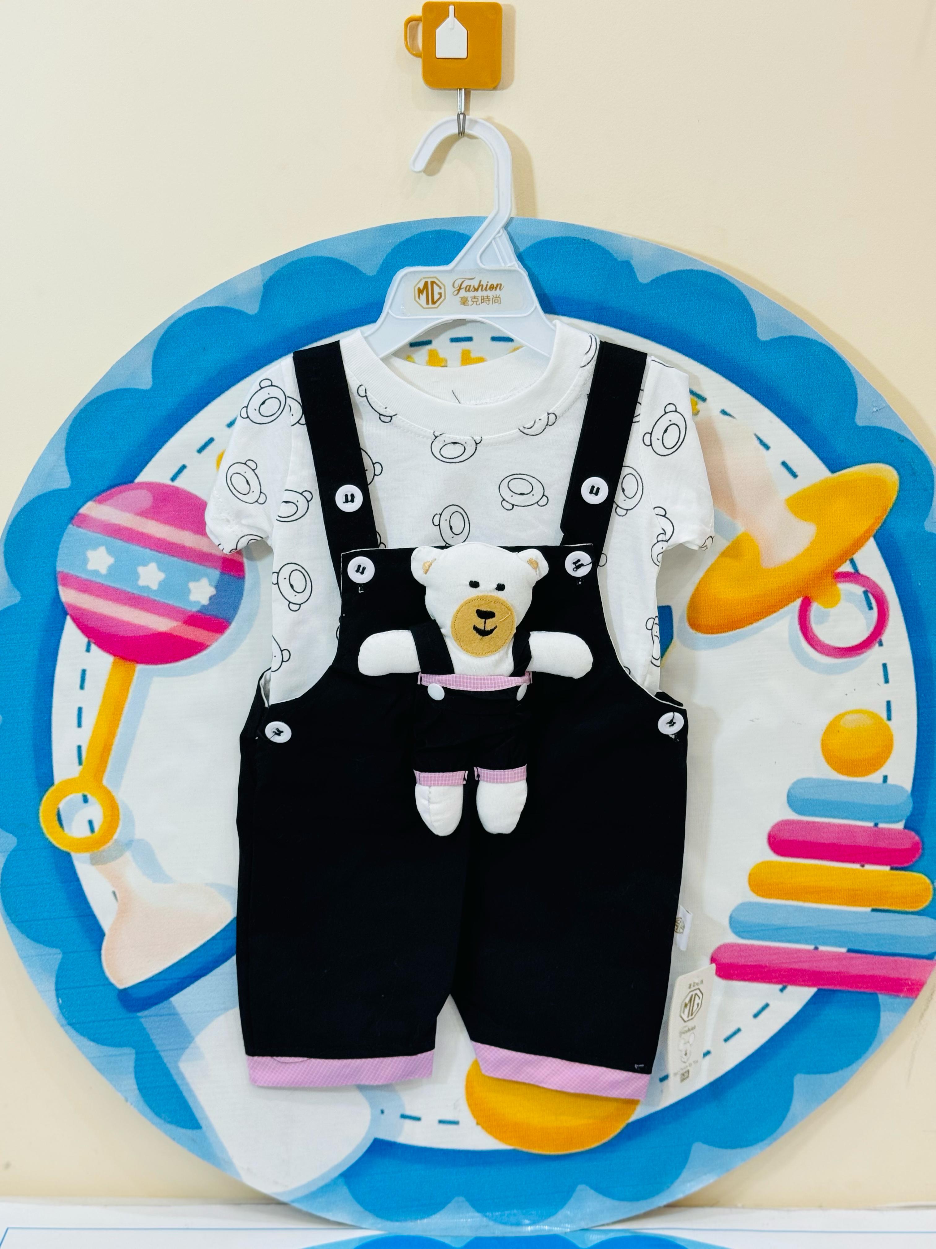 Imported Baby Rompers Collection – Premium Quality
Your baby’s comfort meets adorable sailor-style fashion!
• Sizes: 0-3 & 3-6 months
• Price: Rs. 1350 only
• Designs: Cute anchor prints with buttoned suspenders
• Fabric: Soft, breathable imported material – ideal for summer
These premium baby rompers are perfect for everyday wear or special outings. The overall style with collared shirt gives a charming look while ensuring maximum comfort for your newborn.
Order now from Pakistan’s favorite baby online