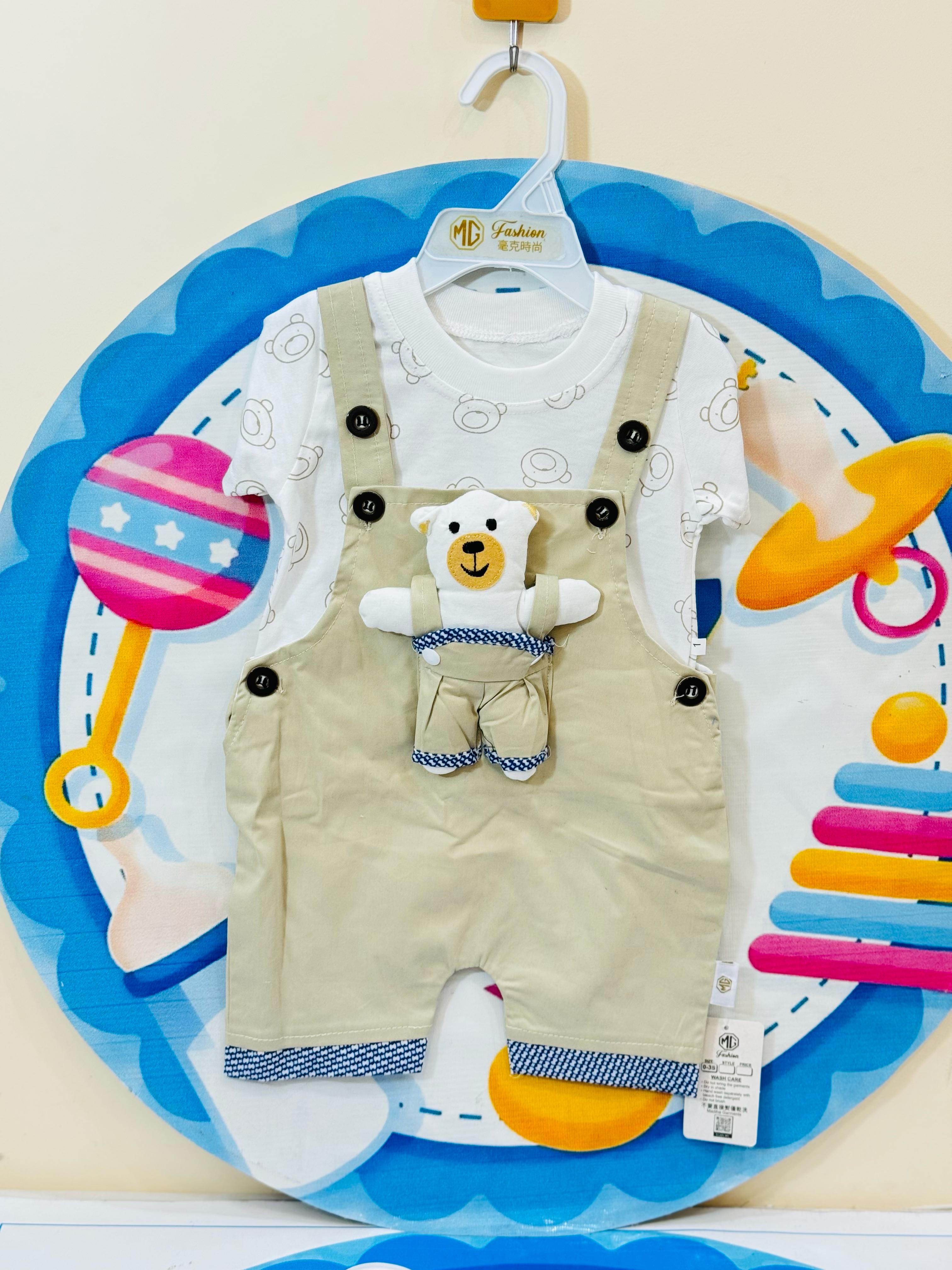 Imported Baby Rompers Collection – Premium Quality
Your baby’s comfort meets adorable sailor-style fashion!
• Sizes: 0-3 & 3-6 6-9 months
• Price: Rs. 1150 only
• Designs: Cute anchor prints with buttoned suspenders
• Fabric: Soft, breathable imported material – ideal for summer
These premium baby rompers are perfect for everyday wear or special outings. The overall style with collared shirt gives a charming look while ensuring maximum comfort for your newborn.
Order now from Pakistan’s favorite baby onl