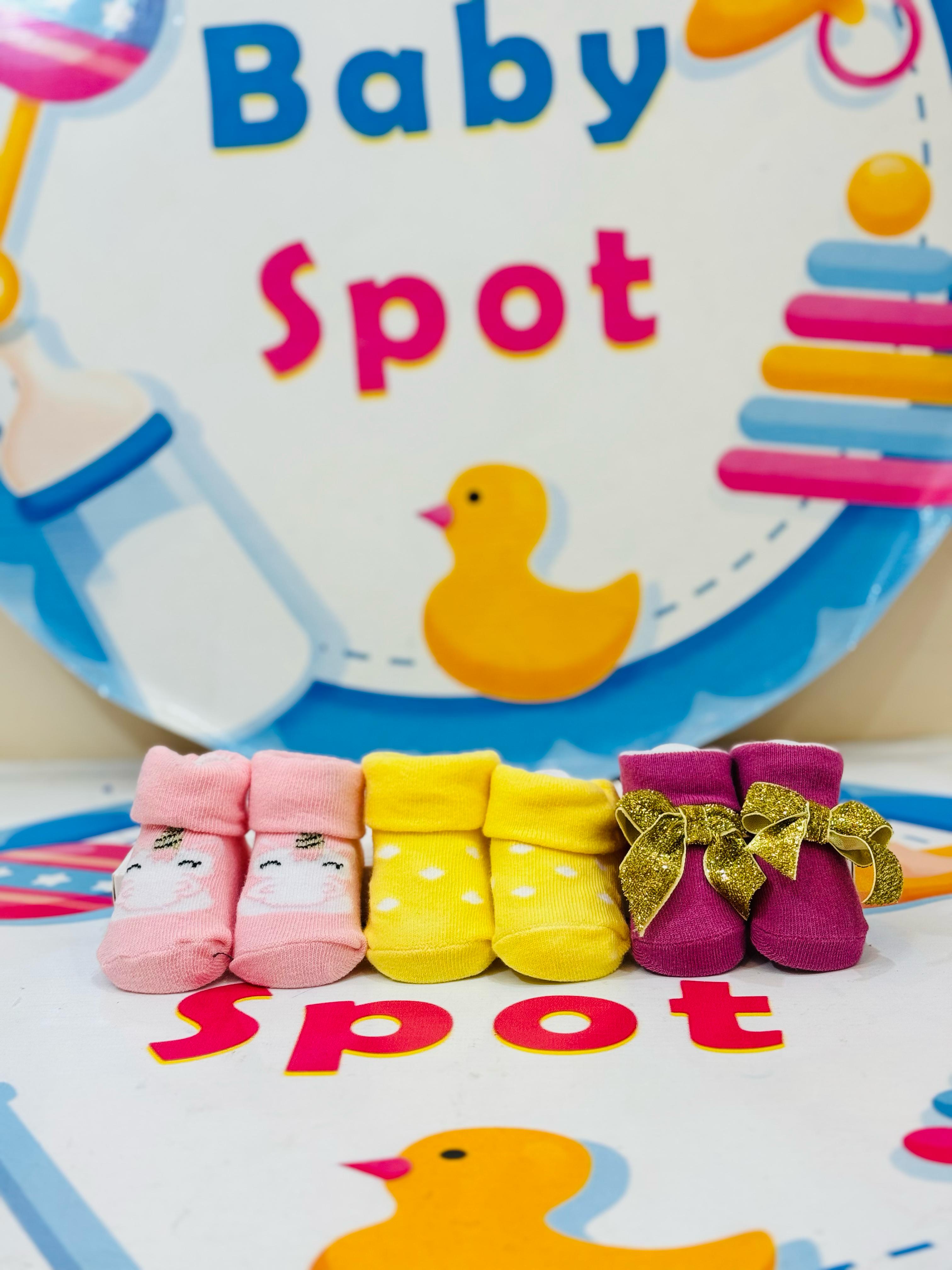 Hudson Baby® Premium Pack of 3 Socks Booties