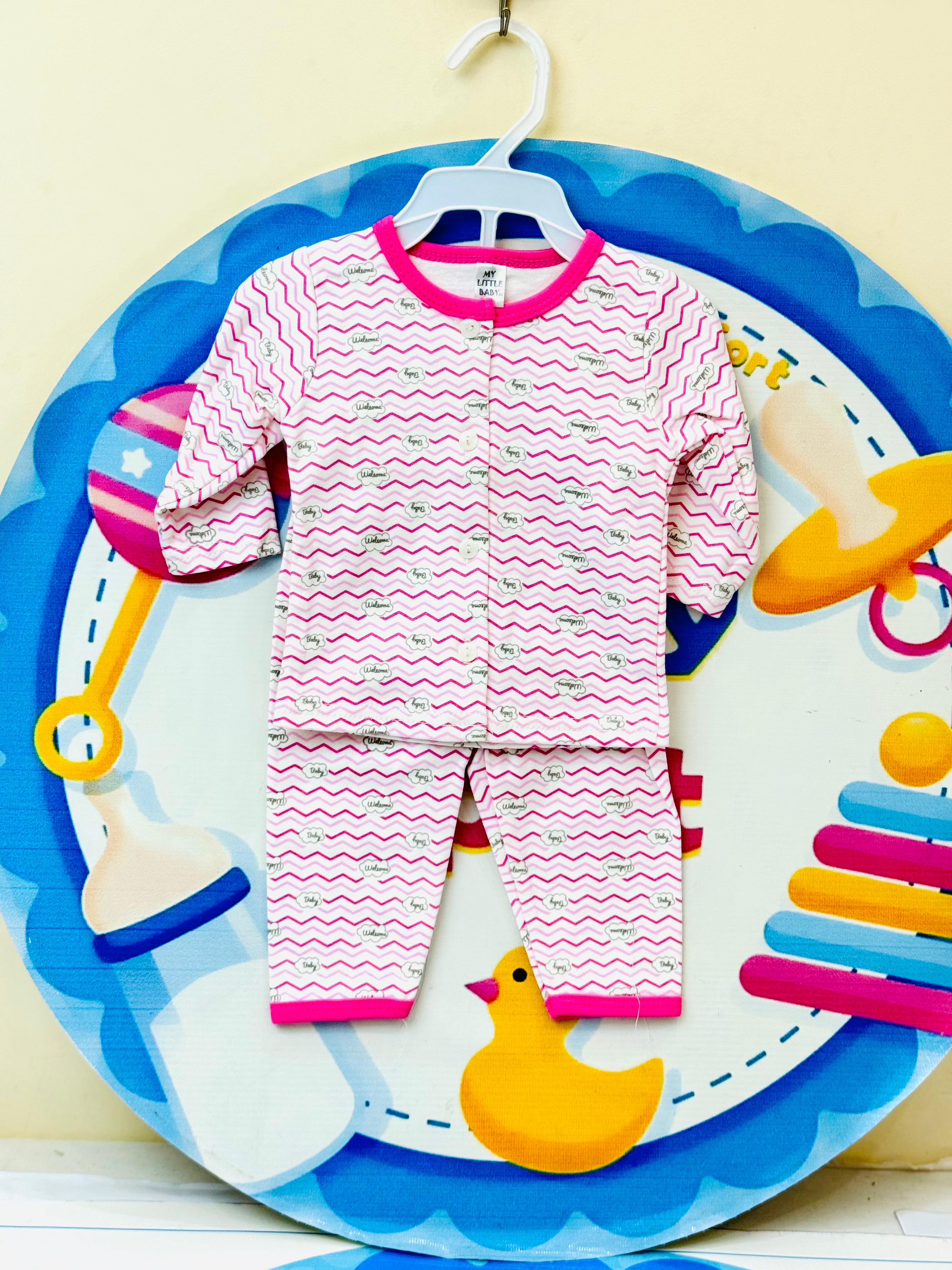 Juniors® Baby Premium Cotton Pajama Suits – Soft, Safe & Stylish Sleepwear for Your Little One
Give your baby the comfort of trusted Thai quality with the Juniors® premium pajama suits collection – now available in Pakistan! Made from 100% soft cotton, these adorable pajama suits are ideal for newborns and infants, providing cozy nights and breathable comfort during the day.
🍼 Product Highlights:
✅ Original Juniors® Brand – Made in Thailand
✅ 100% Cotton Fabric – Breathable, ultra-soft & skin-friend