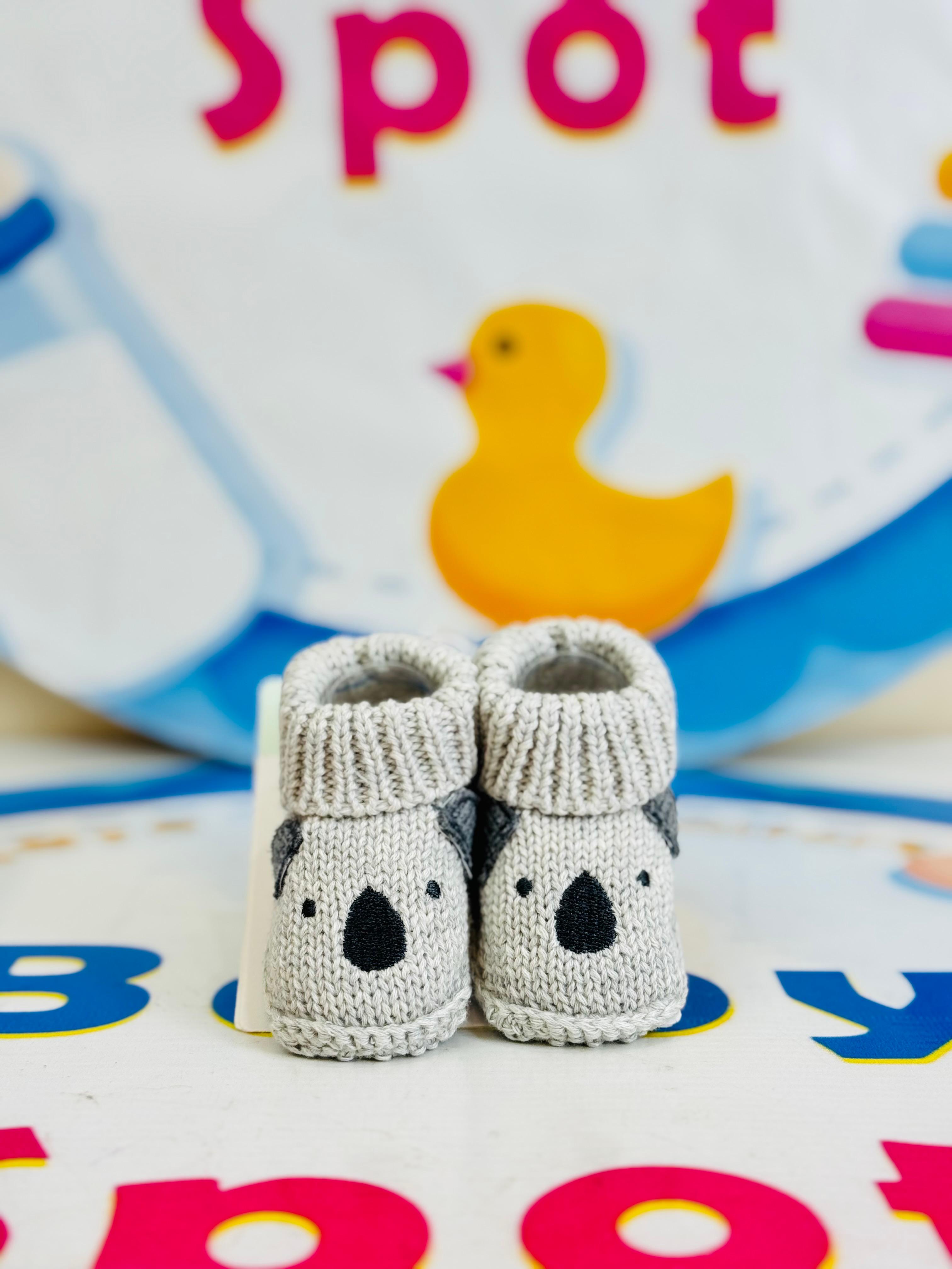 ๐งธ Imported Baby Woolen Booties Collection ๐ผโจ
Keep your little oneโs tiny feet warm, cozy & stylish this winter! โ๏ธ๐ Made from pure wool, these adorable newborn baby booties are designed with cute teddy bear details โ making them the perfect blend of comfort & cuteness. ๐ป
โญ Why Moms Love Them:
๐ถ Imported Baby Woolen Booties โ soft, cozy & skin-friendly
๐งธ Adorable Teddy Bear Design โ perfect for newborn baby outfits
โ๏ธ Winter Essential โ keeps your babyโs feet warm & protected
๐ Size: 0โ9 Months