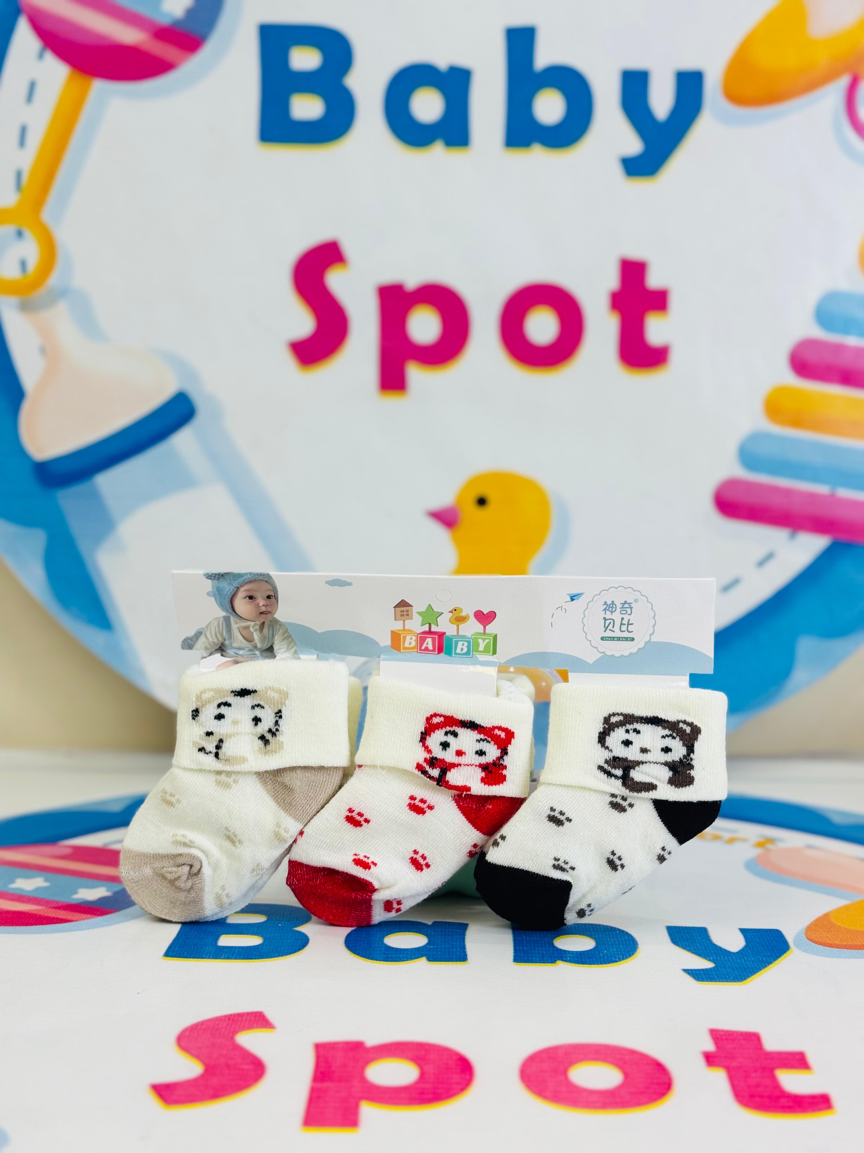 Hudson Baby –Set of 3 Socks for Newborns