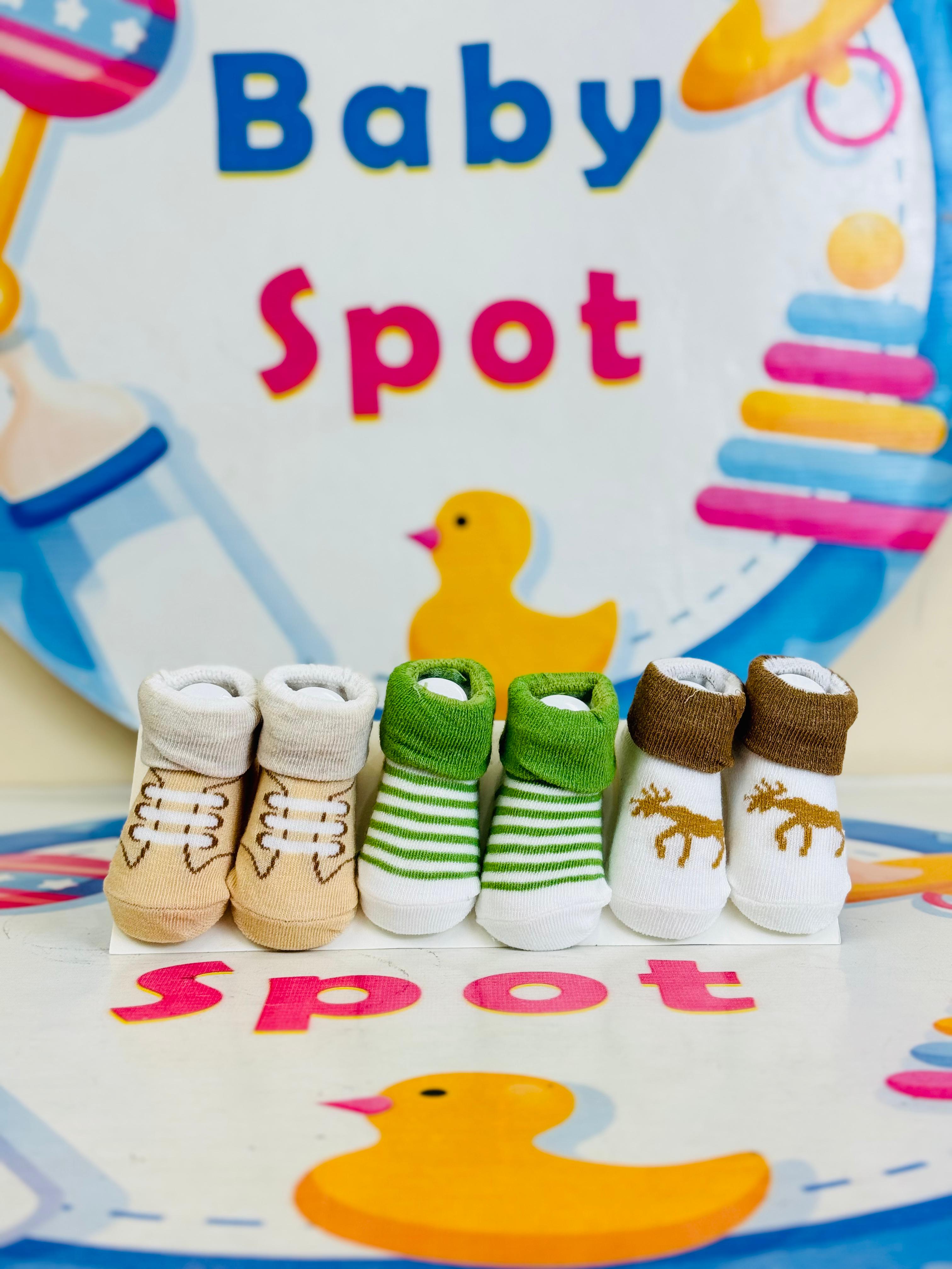 Hudson Baby® Premium Pack of 3 Socks Booties