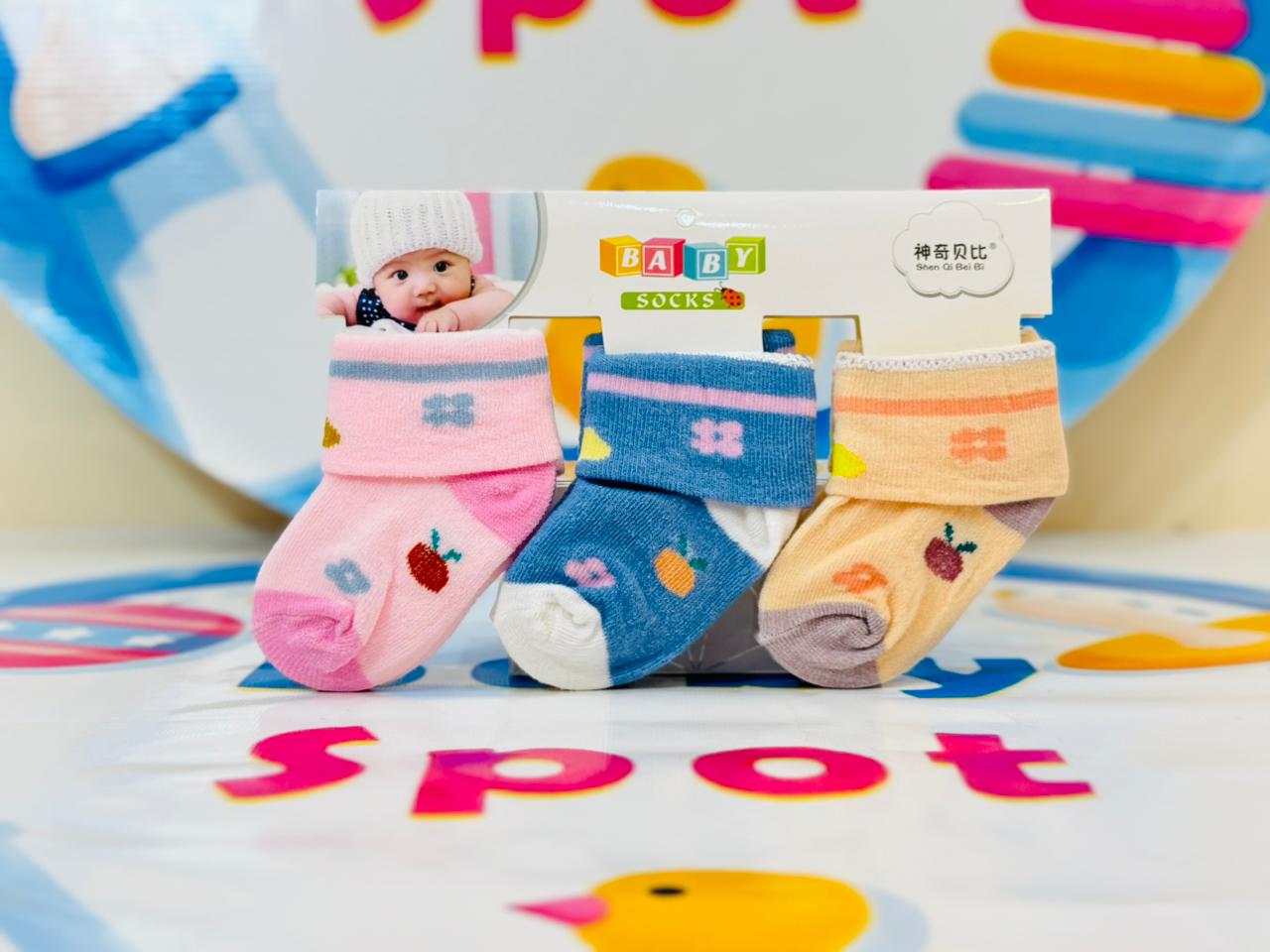 Capture your baby's cuteness with our imported quality baby socks set! Perfect for tiny feet, these socks are designed for babies aged 0-9 months. Soft, comfortable, and stylish, they come in a set of 3 vibrant colors. Keep your little one's feet warm and cozy!
🧦 Set of 3 imported quality baby socks
👶 Fits 0-9 months
✨ Soft, comfortable, and stylish