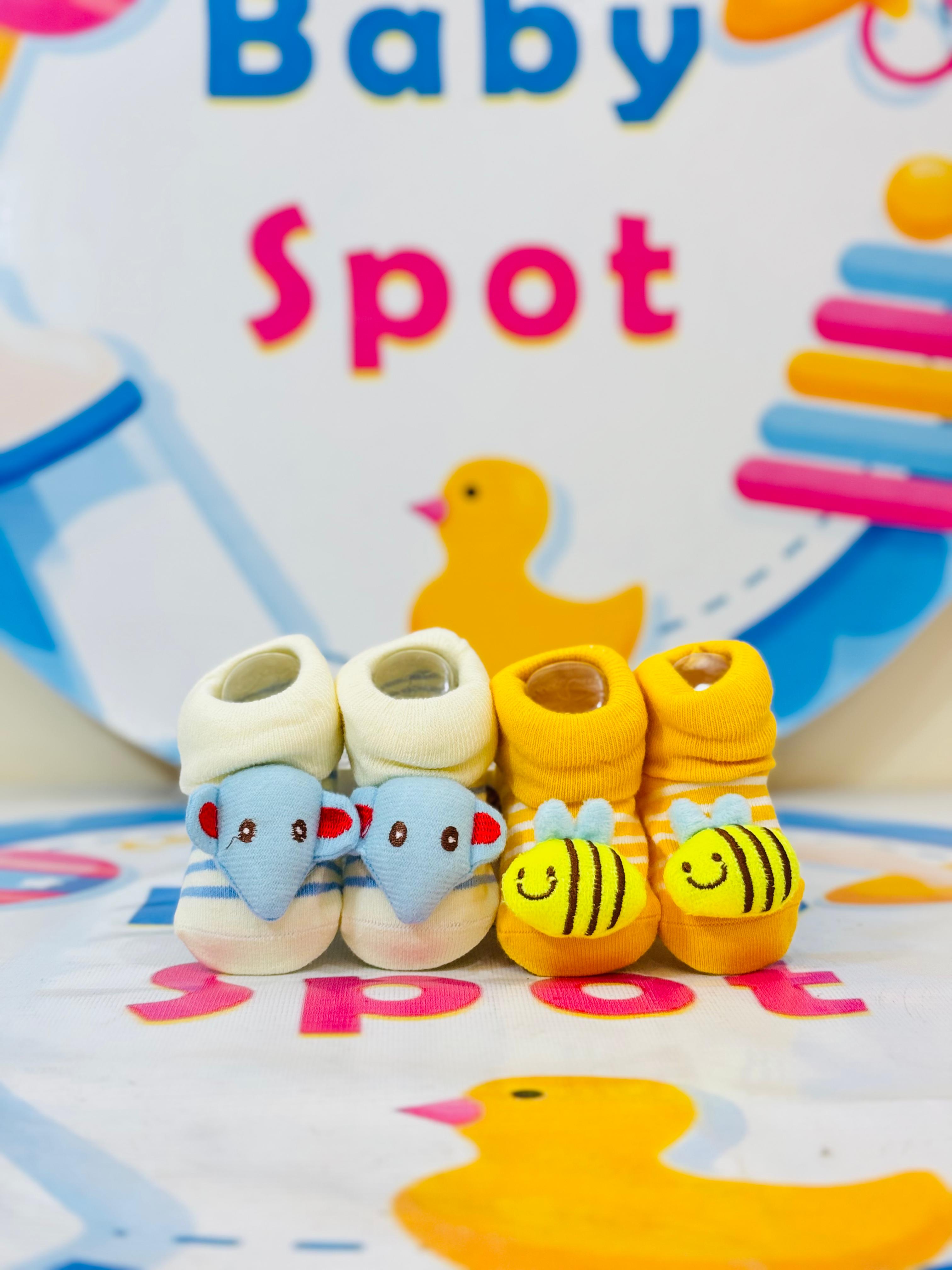 Branded Premium Range Baby Pack of 2 Socks Booties Pack
🍼 Adorable & Comfortable: A pack of 2 premium socks booties designed to keep your baby’s tiny feet warm and cozy.
👶 Size Range: Perfect fit for newborns and infants, suitable for ages 0-9 months.
🎨 Charming Designs: Available in cute patterns and soft colors that complement any baby outfit.
🌟 Soft & Skin-Friendly: Made with premium-quality materials to ensure comfort for delicate baby skin.
💰 Affordable Luxury: Get this delightful pack for ju