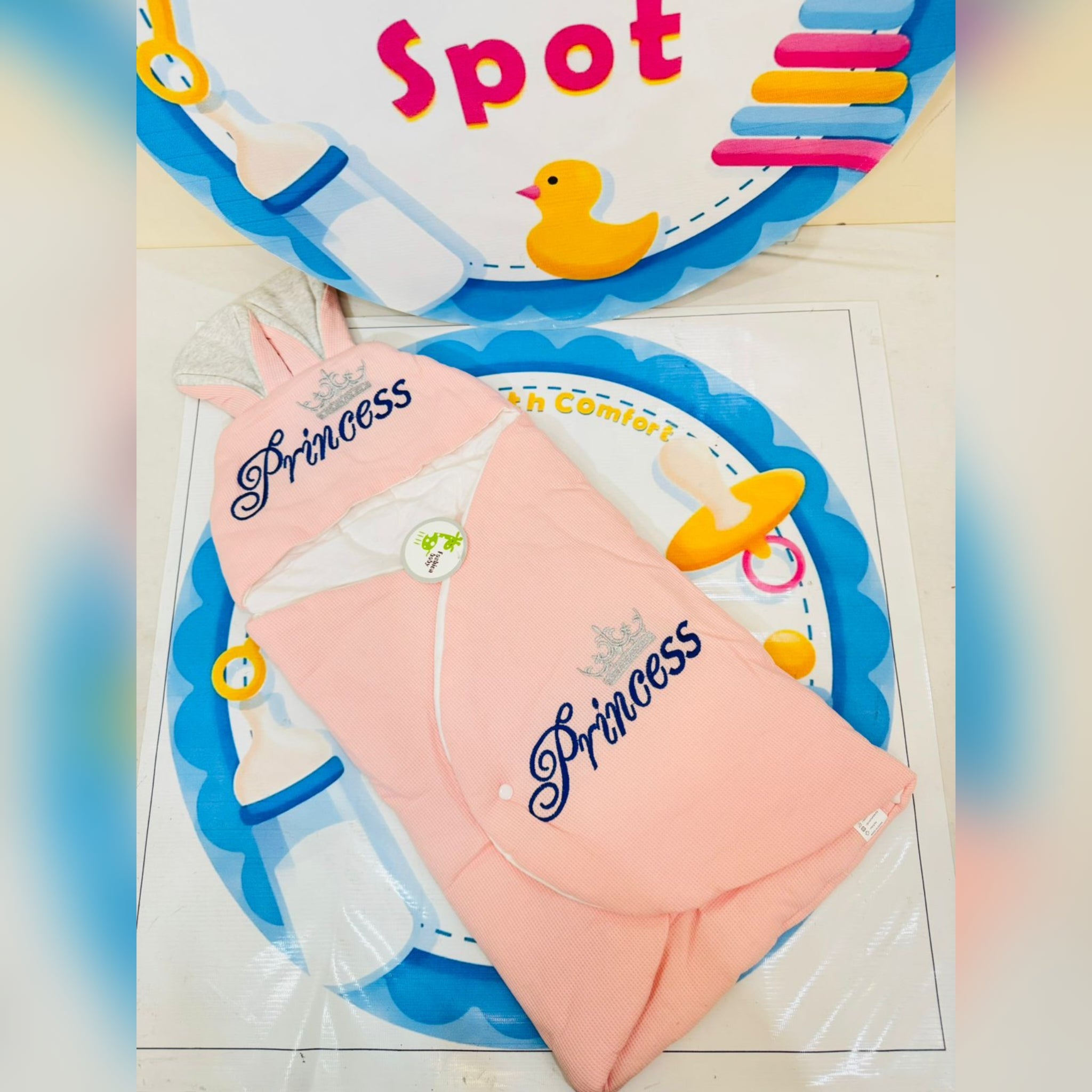 ๐ Premium Range Baby Sleeping Bag/Carry Nest ๐
Product Features:
๐ Royal Design: Adorned with "Prince" and "Princess" writing for a regal touch.
๐จ Color Options: Available in 3 beautiful colors to match your style.
๐๏ธ Cozy & Comfortable: Designed for ultimate warmth and comfort during sleep or travel.
๐งต High-Quality Material: Soft, durable, and baby-friendly fabric.
๐ธ Price: Only 2650 Rs for premium quality and style.
Why Choose This Carry Nest?
Ideal for both indoor and outdoor use.
Lightwe