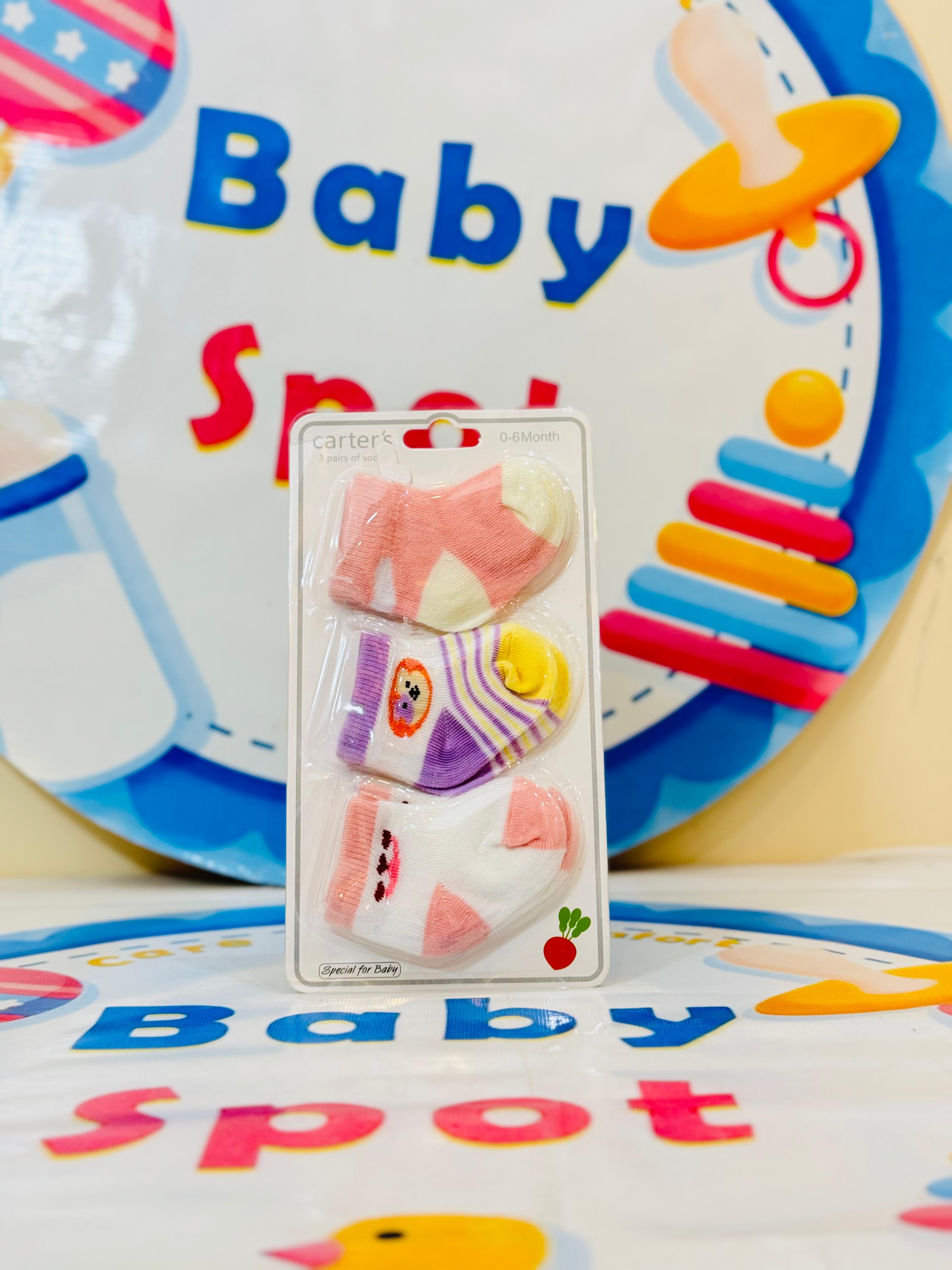 Branded Premium Range Baby Summer Socks - Pack of 3
Product Features:
🧦 Comfortable and Breathable: Specially designed summer socks for your baby’s delicate feet.
👶 Size Range: Perfect fit for newborns and babies aged 0-6 months.
🎀 For Boys and Girls: Available in cute and stylish designs for both baby boys and girls.
🏆 Premium Quality: Soft, lightweight, and gentle on your baby’s skin.
🎁 Pack of 3: Includes three adorable pairs in vibrant summer colors.
Delivery Information:
🚚 Delivery Time: