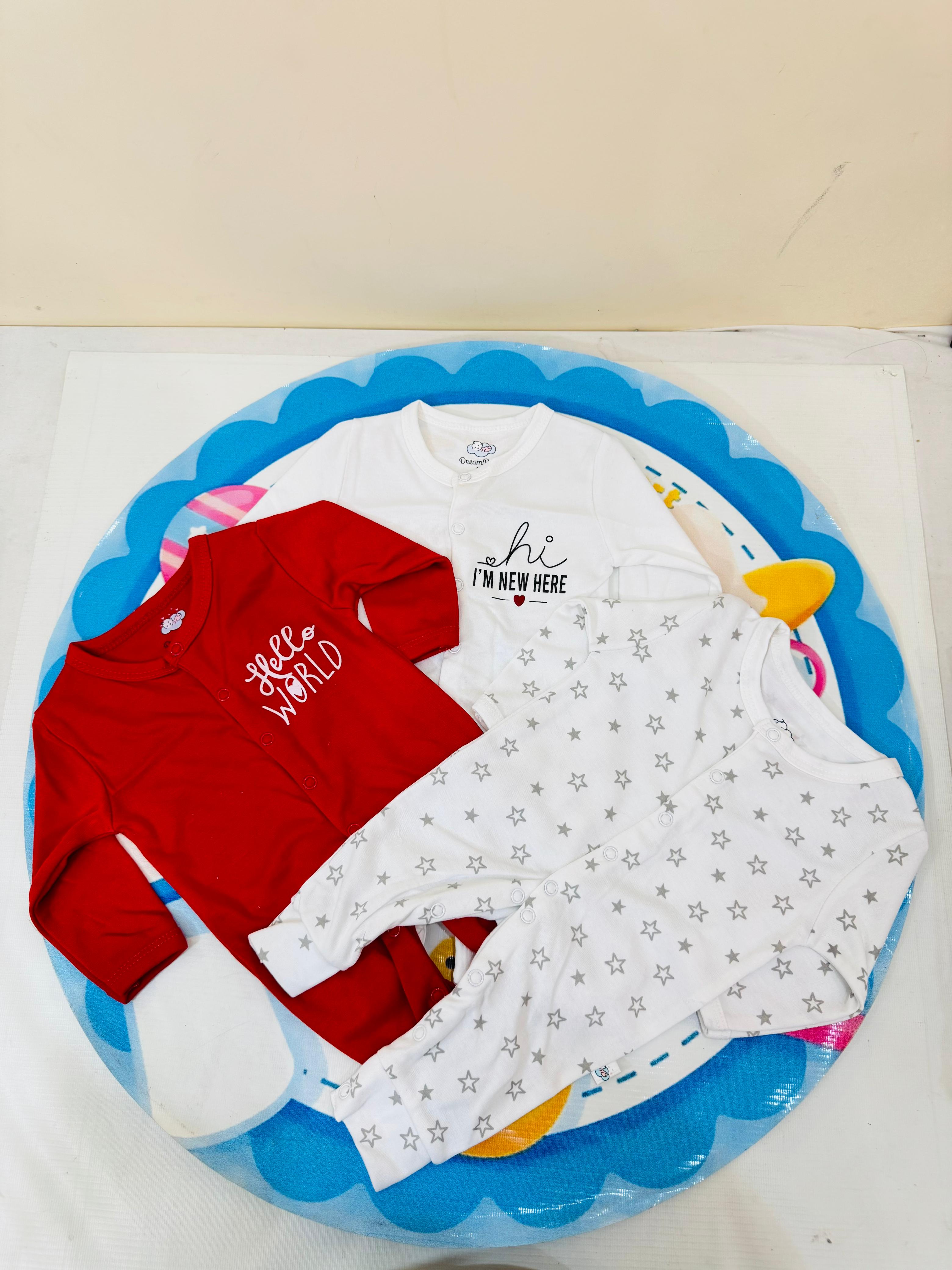 Dream Baby® Premium 3-Piece Sleepsuits / Rompers Set – 100% Cotton Comfort for Newborns
Wrap your newborn in pure softness with the Dream Baby® premium 3-piece romper set, specially designed to keep your little one cozy, comfortable, and stylish from day one. Made with 100% breathable cotton, these baby sleepsuits are gentle on sensitive skin and perfect for both day and night.
Why parents in Pakistan love it:
Trusted Brand: Dream Baby® is known for premium-quality babywear globally
Set of 3 Rompers: A