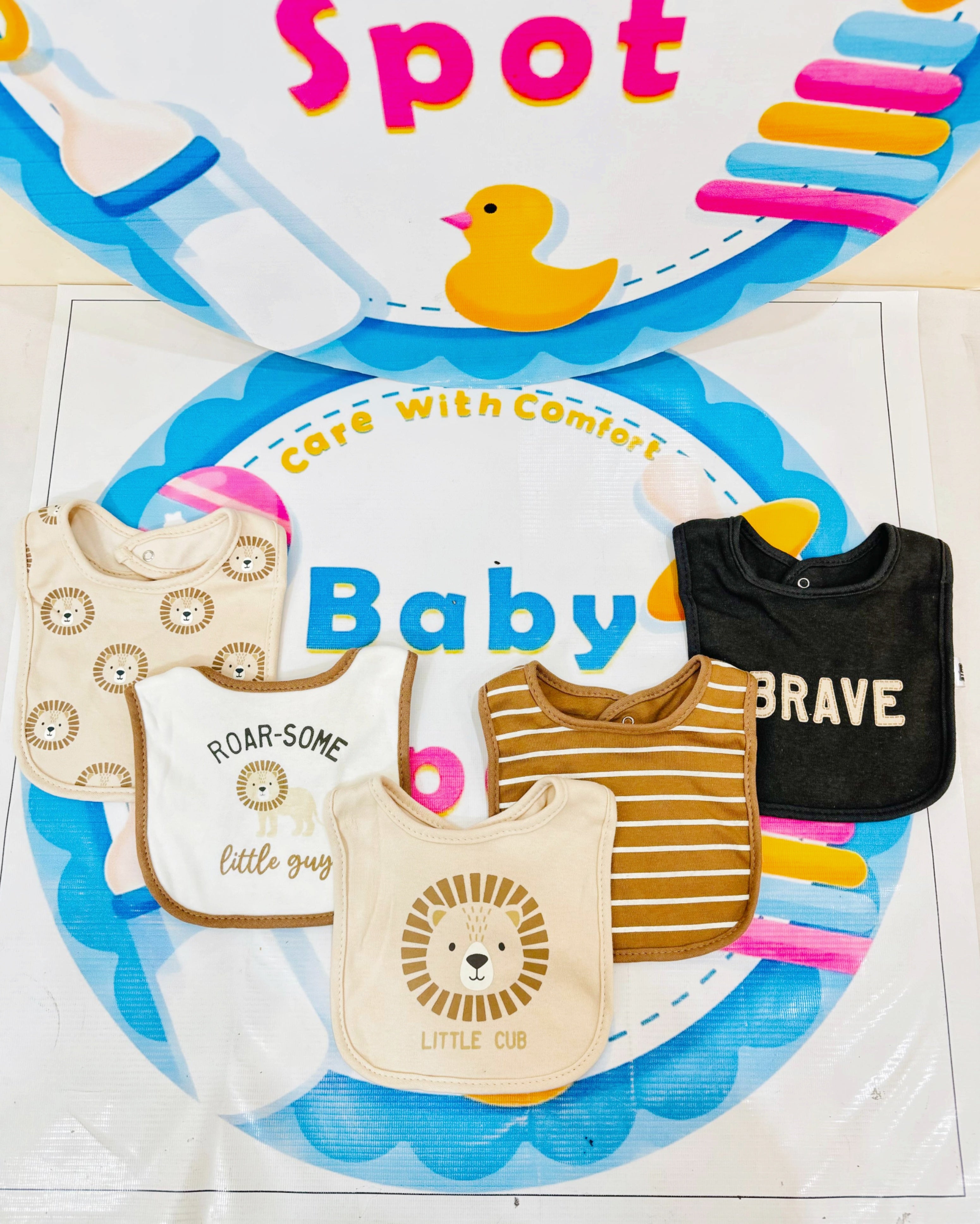 Hudson Branded Fancy Baby Bibs β Pack of 5
Product Features:
πΌ Premium Quality: Hudson-branded pack of 5 fancy bibs for stylish and functional baby care.
π¦π§ Unisex Designs: Suitable for both baby boys and girls with versatile and adorable patterns.
π Soft & Comfortable: Crafted with gentle materials, ensuring your babyβs comfort during feeding time.
π§Ό Easy to Clean: Machine washable and durable for daily use.
π Perfect Gift Idea: A thoughtful and essential addition to any baby care collection.