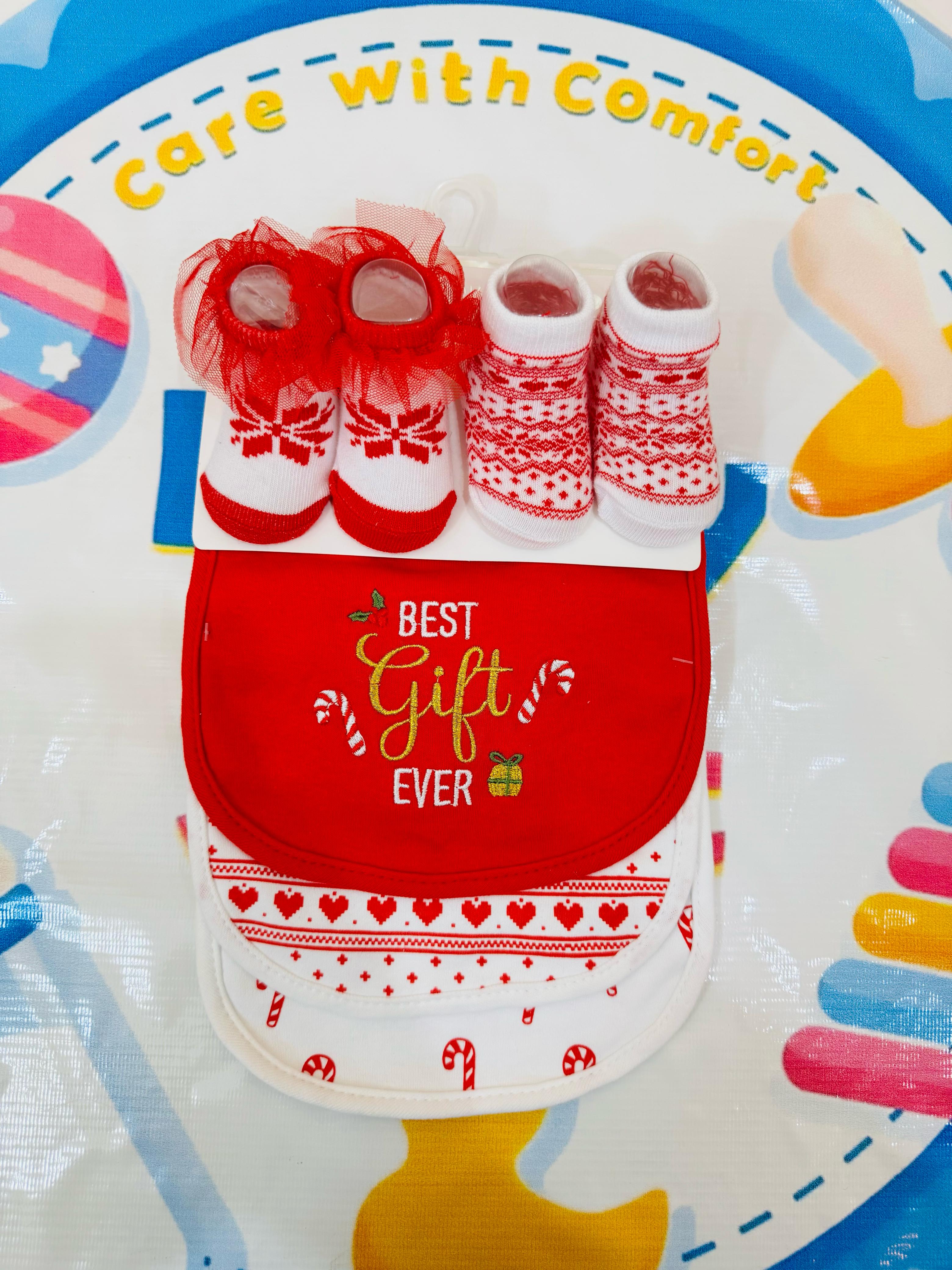 Hudson Branded Premium Range Baby Pack of 3 Bibs + 2 Socks Booties Pack
🍼 Complete Baby Care Set: Includes 3 premium-quality bibs and 2 soft socks booties, perfect for your little one’s daily essentials.
🎨 Adorable Designs: Features stylish patterns and vibrant colors that complement your baby’s outfits.
🌟 Comfortable & Gentle Fabric: Made with soft, skin-friendly material to keep your baby comfortable all day.
👶 Practical & Durable: Easy to clean and designed for long-lasting use, ideal for both fe