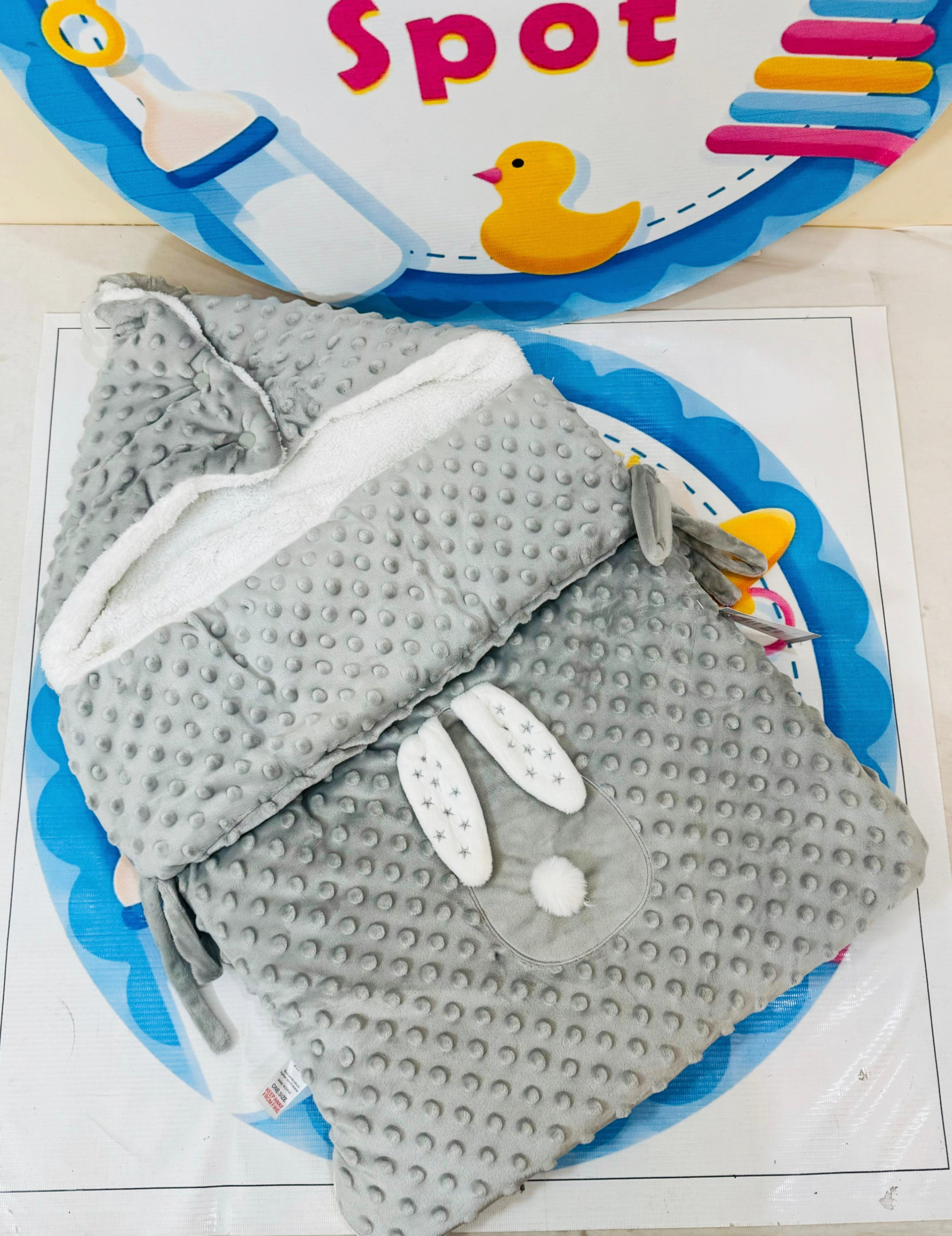 Premium Branded Baby Sleeping Bag/Carry Nest Collection
Product Features:
🌟 Luxurious Comfort: Premium range baby sleeping bags/carry nests for a cozy and secure experience.
🎨 Beautiful Color Options: Available in elegant pink, blue, and white to match your baby’s style.
🧵 Soft & Durable Material: Made with high-quality fabric that ensures warmth and long-lasting use.
🛏️ Perfect for Swaddling: Keeps your baby snug and comfortable during naps or outings.
🎁 Ideal Gift: A thoughtful present for newb