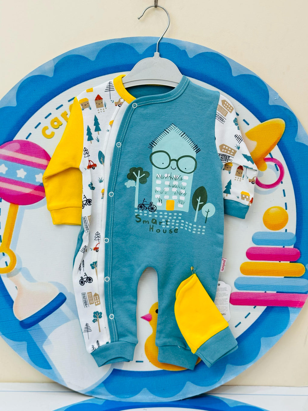 New articles in turkish baby rompers with matching cap
Size 0-3 3-6 months 