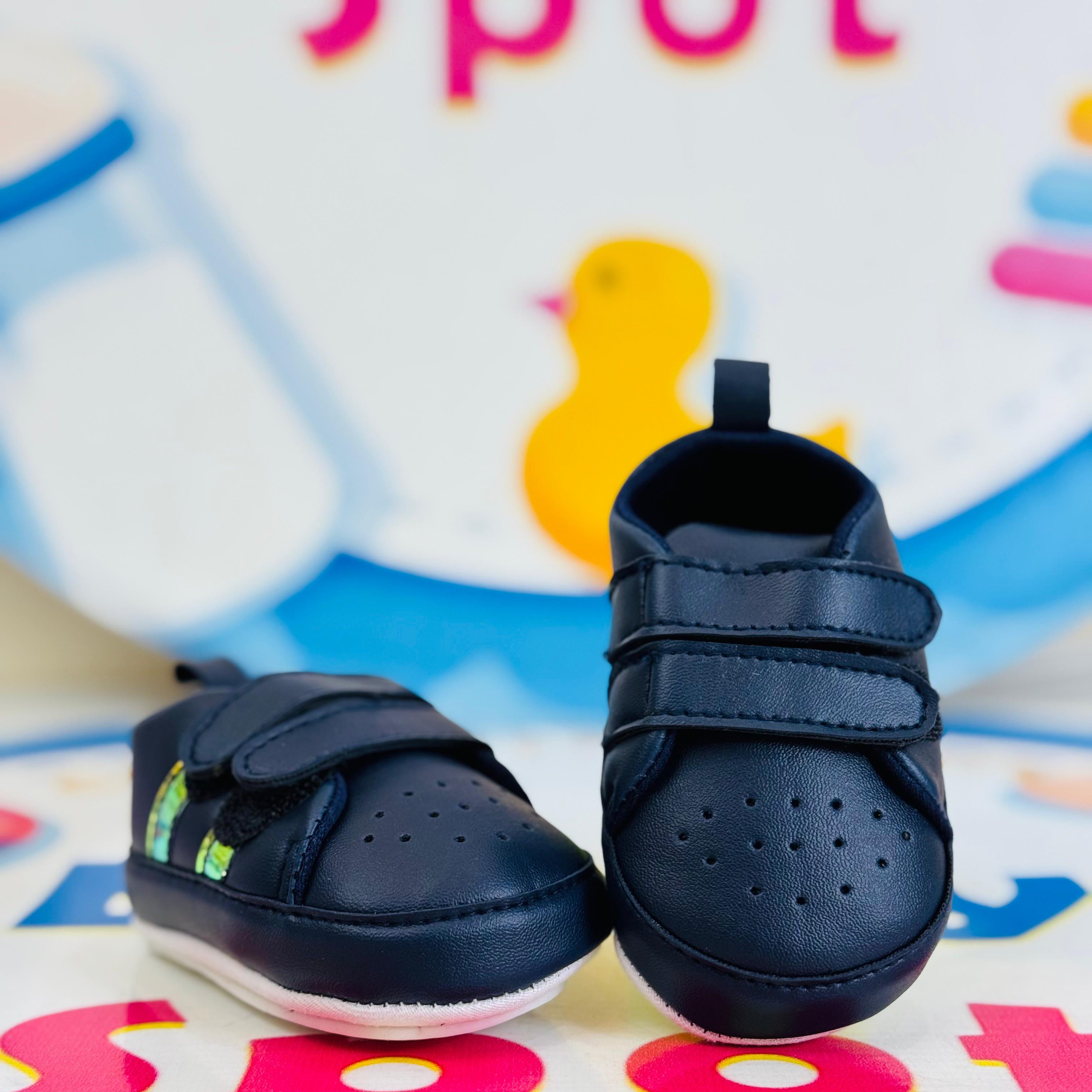👶✨ Imported Baby Shoes – Joggers & Booties Style ✨🍼
Style meets comfort for your little one’s first steps! These premium baby shoes are designed to keep your baby’s feet cozy, safe & fashionable. 💖

🔹 Key Features:
• 👟 Stylish Joggers & Cute Booties – trendy designs for everyday wear
• 🌟 Imported Quality – soft, durable & gentle on baby skin
• 📏 Sizes: 0-3, 3-6 & 6-9 Months – perfect fit for growing feet
• 👶 Baby-Friendly Comfort – lightweight & flexible sole for easy movement
• 🎁 Ideal for Newborn