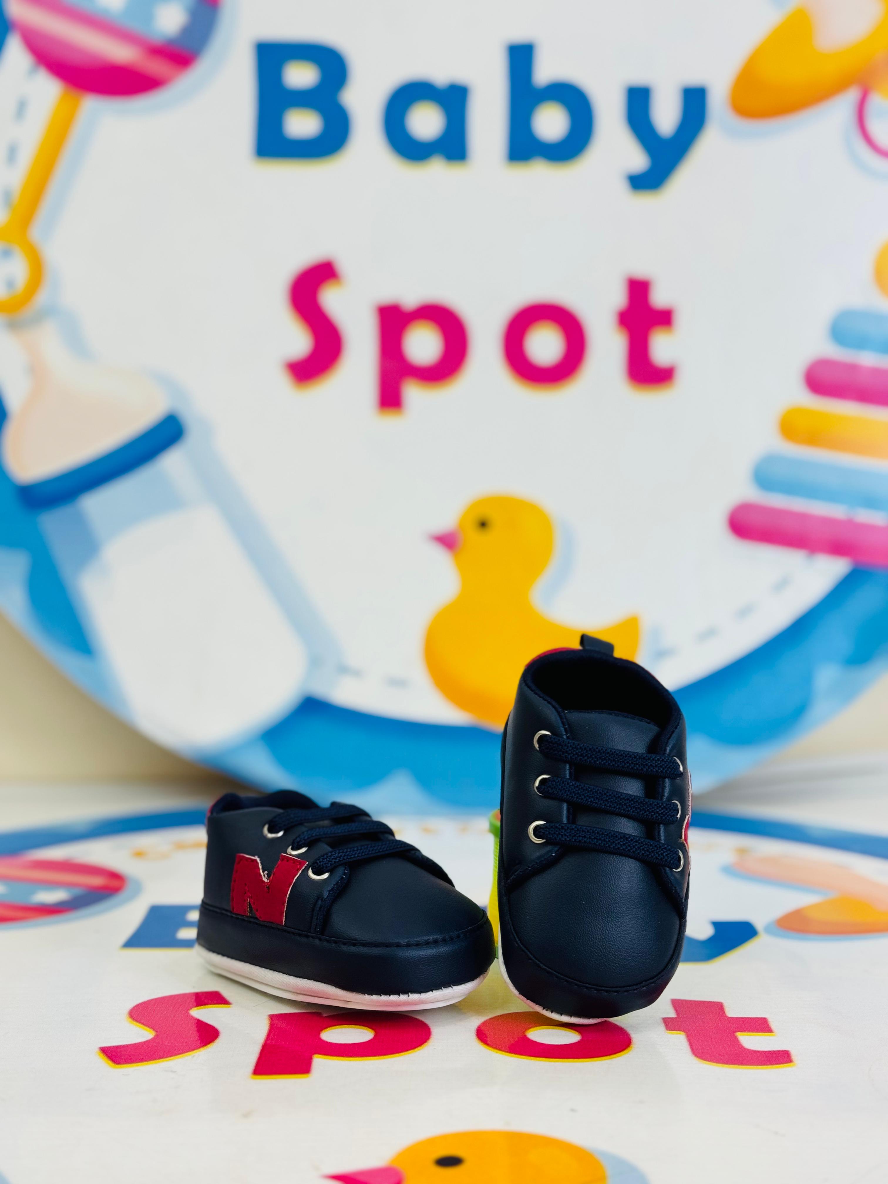 7
👶✨ Imported Baby Shoes – Joggers & Booties Style ✨🍼
Style meets comfort for your little one’s first steps! These premium baby shoes are designed to keep your baby’s feet cozy, safe & fashionable. 💖

🔹 Key Features:
• 👟 Stylish Joggers & Cute Booties – trendy designs for everyday wear
• 🌟 Imported Quality – soft, durable & gentle on baby skin
• 📏 Sizes: 0-3, 3-6 & 6-9 Months – perfect fit for growing feet
• 👶 Baby-Friendly Comfort – lightweight & flexible sole for easy movement
• 🎁 Ideal for Newbo