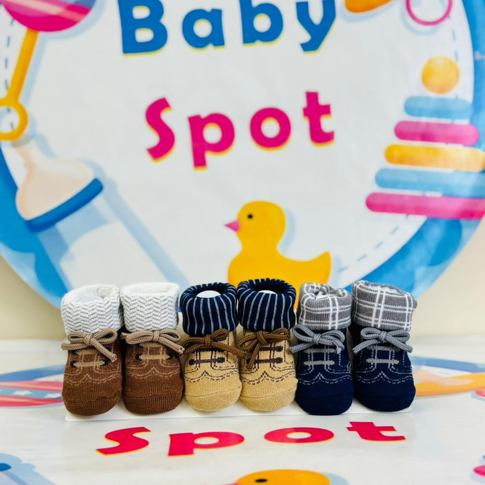 Hudson Baby® Premium Pack of 3 Socks Booties
