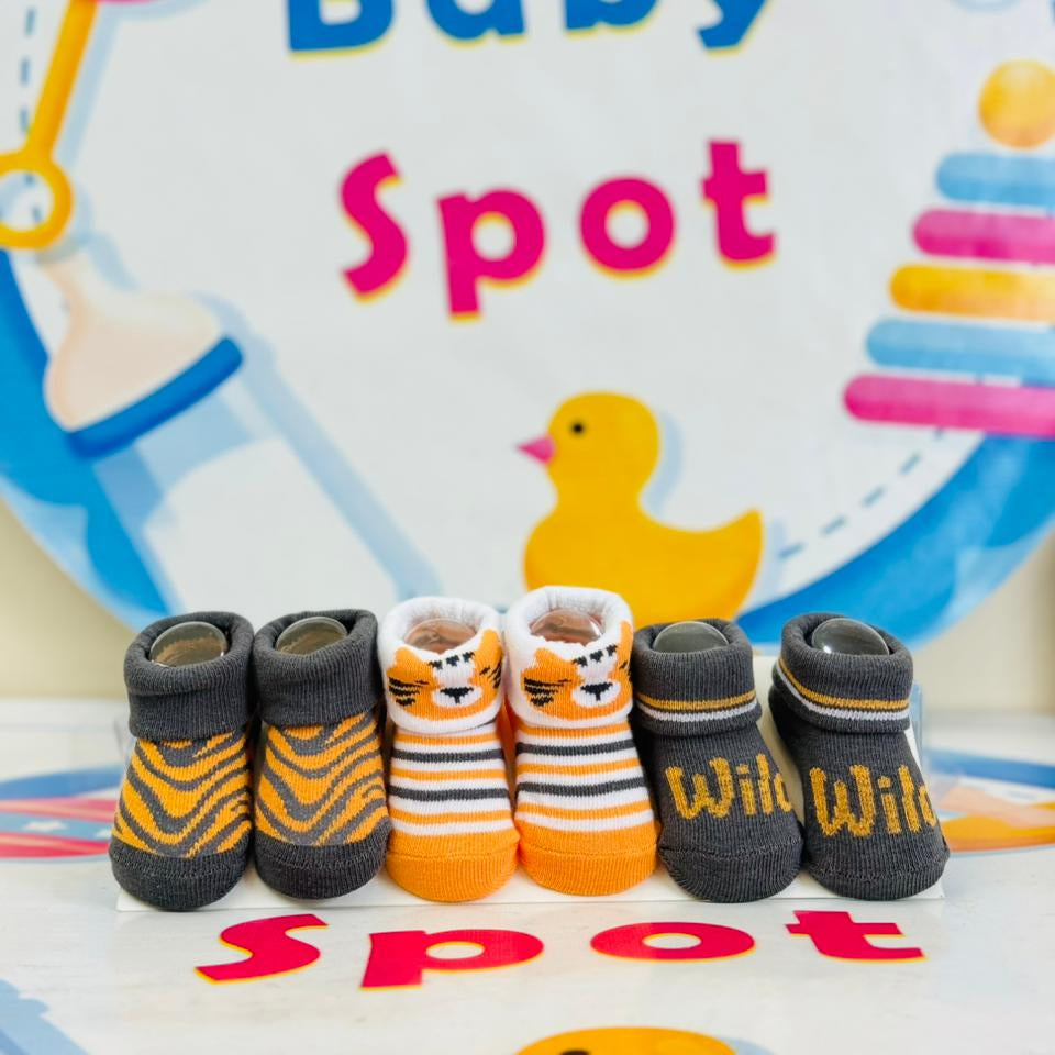 Hudson Baby® Premium Pack of 3 Socks Booties