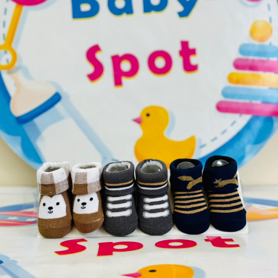 Hudson Baby® Premium Pack of 3 Socks Booties