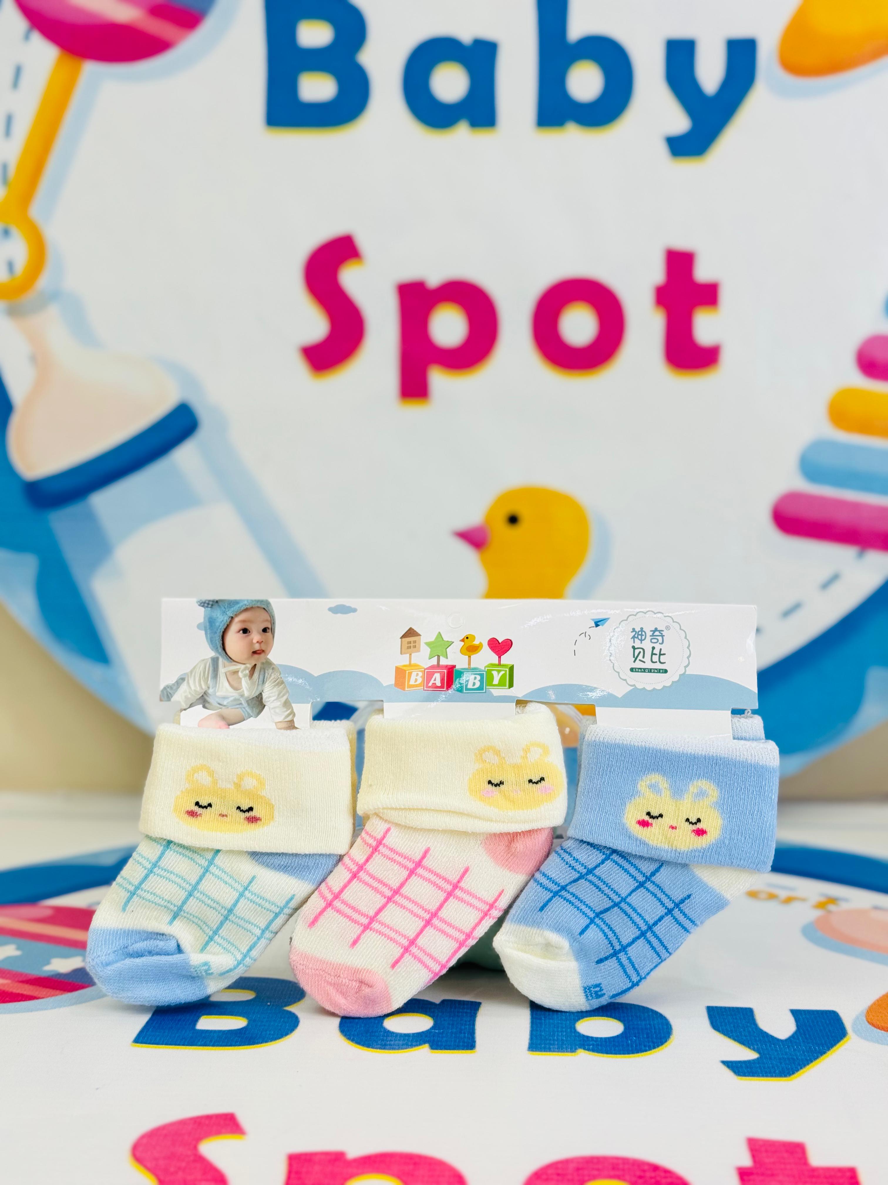 Hudson Baby –Set of 3 Socks for Newborns