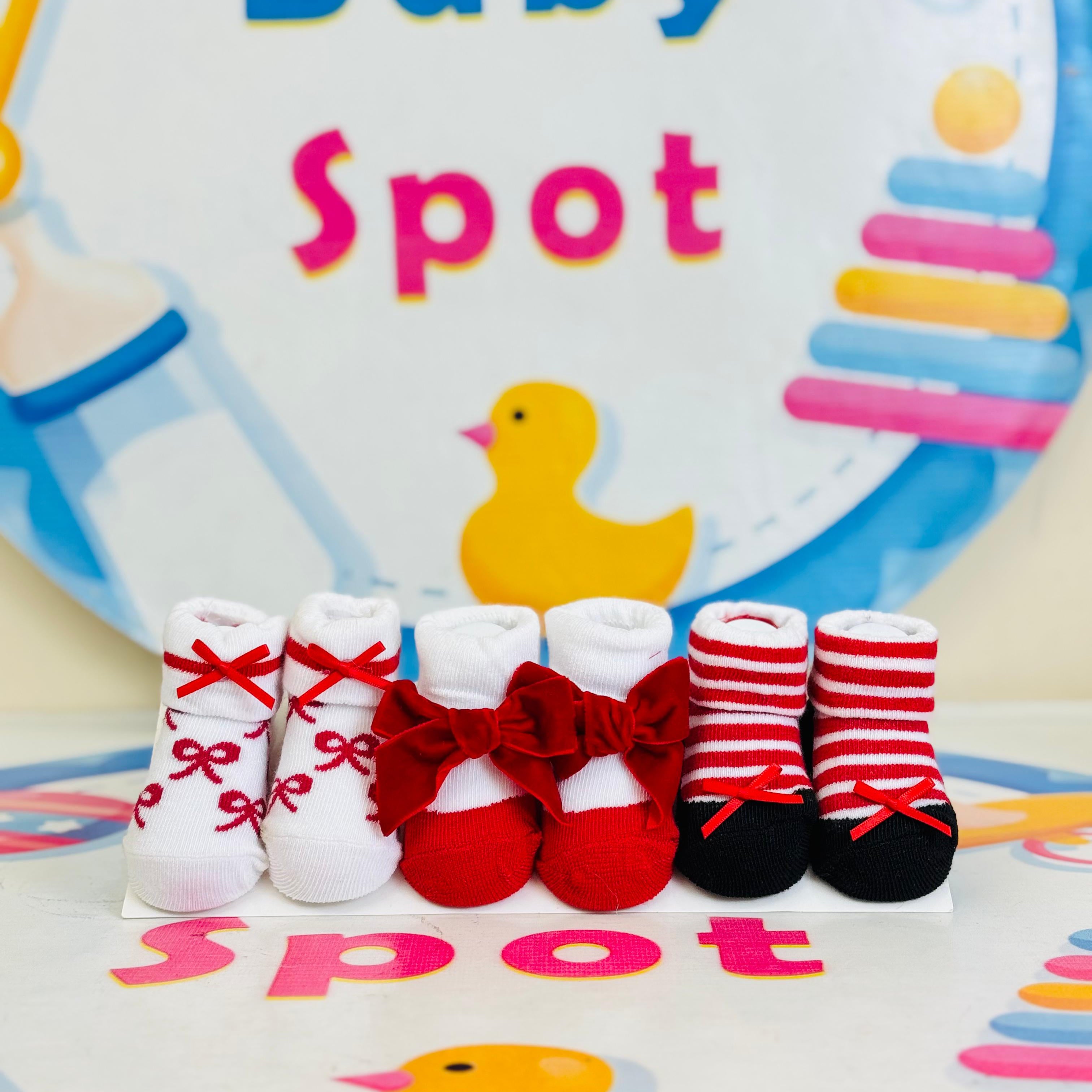 Hudson Baby® Premium Pack of 3 Socks Booties