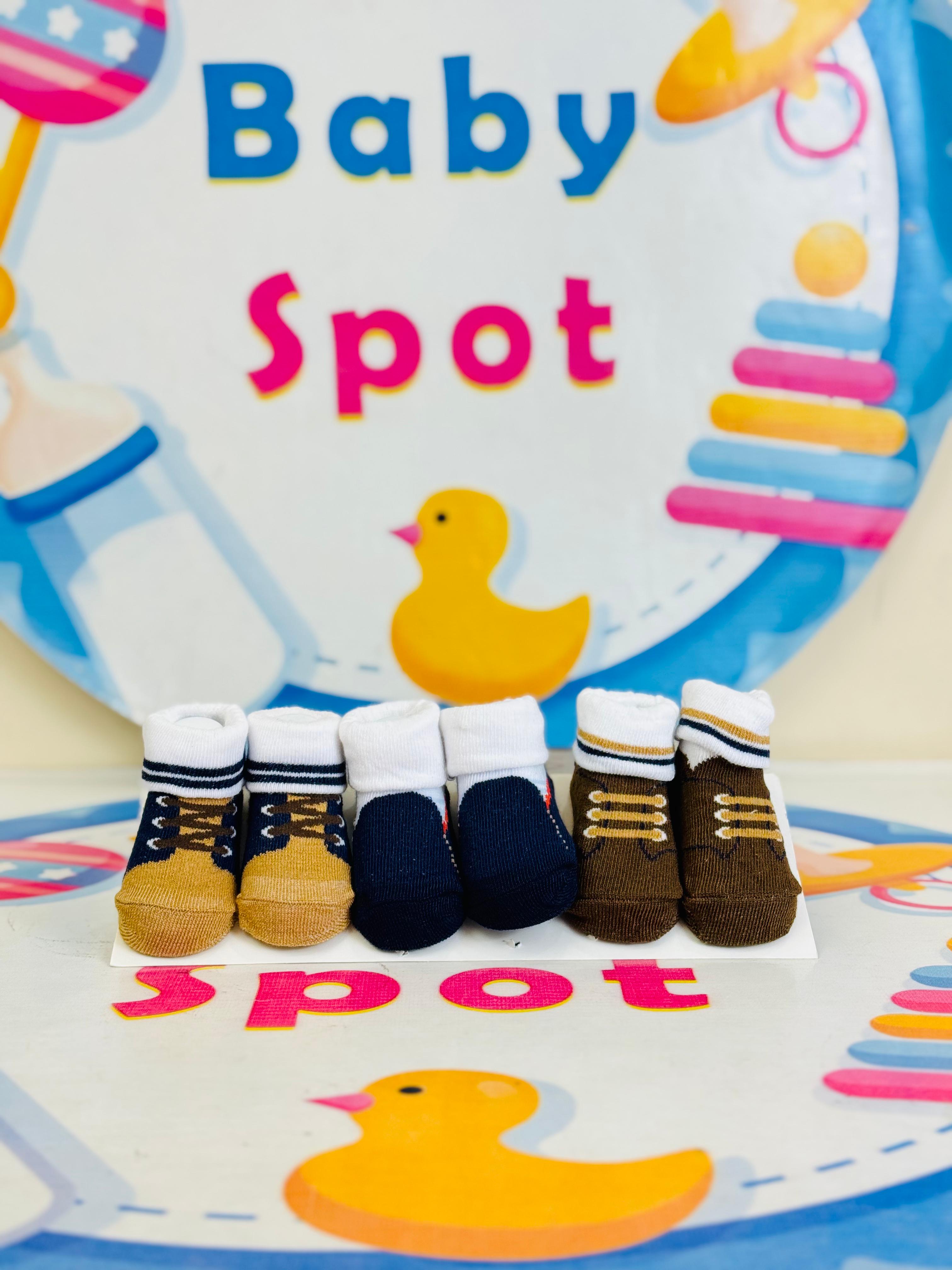 Hudson Baby® Premium Pack of 3 Socks Booties