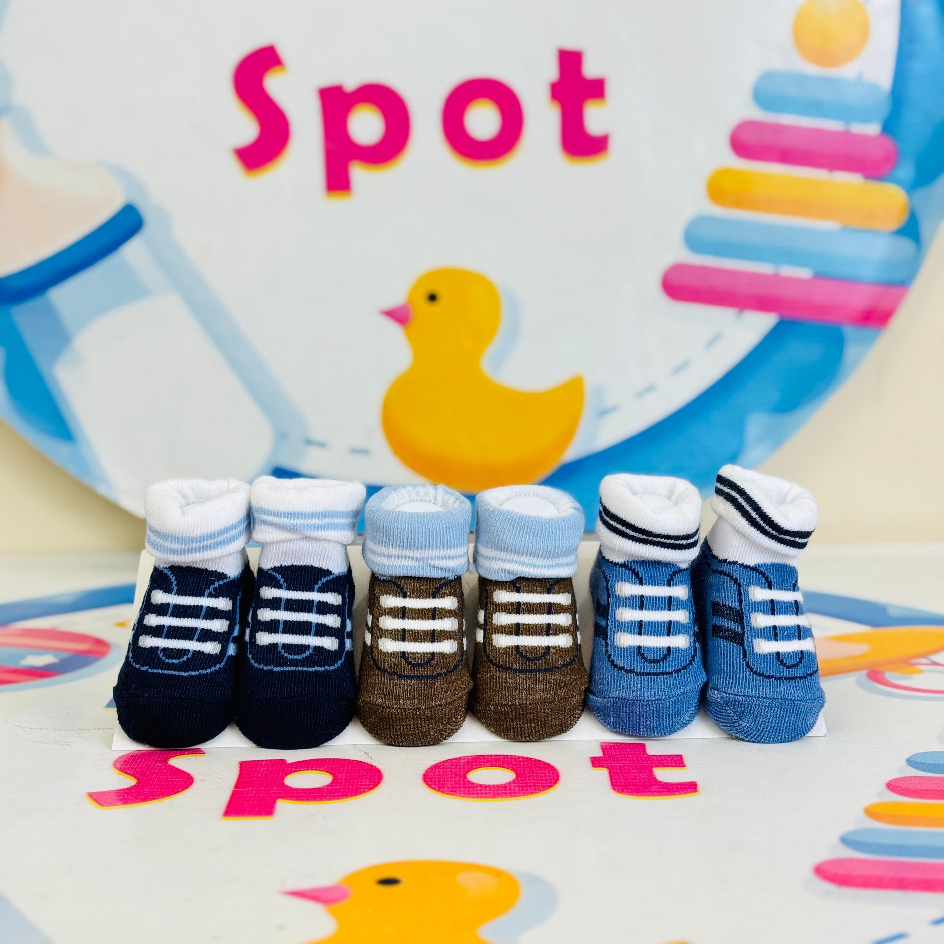 Hudson Baby® Premium Pack of 3 Socks Booties