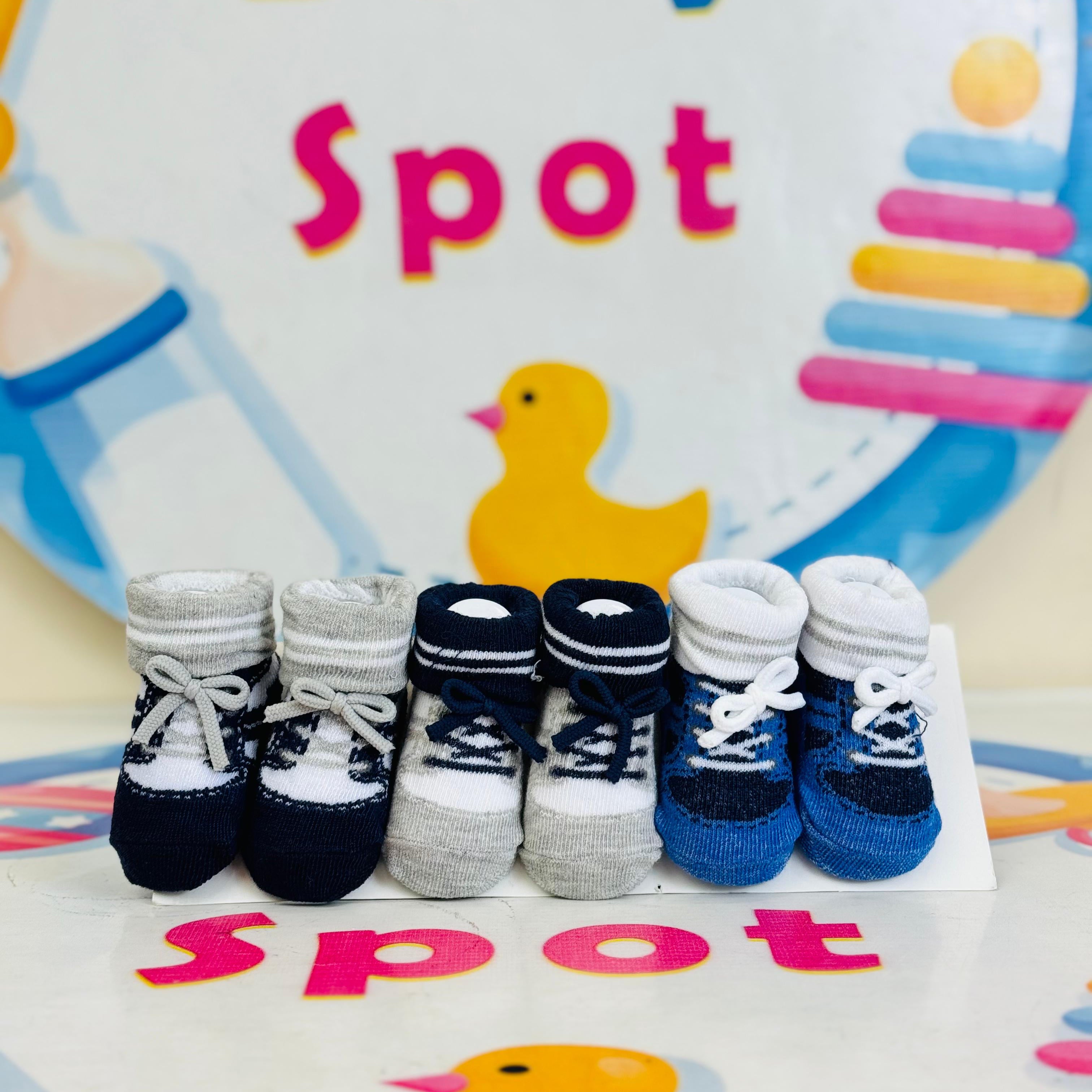 Hudson Baby® Premium Pack of 3 Socks Booties