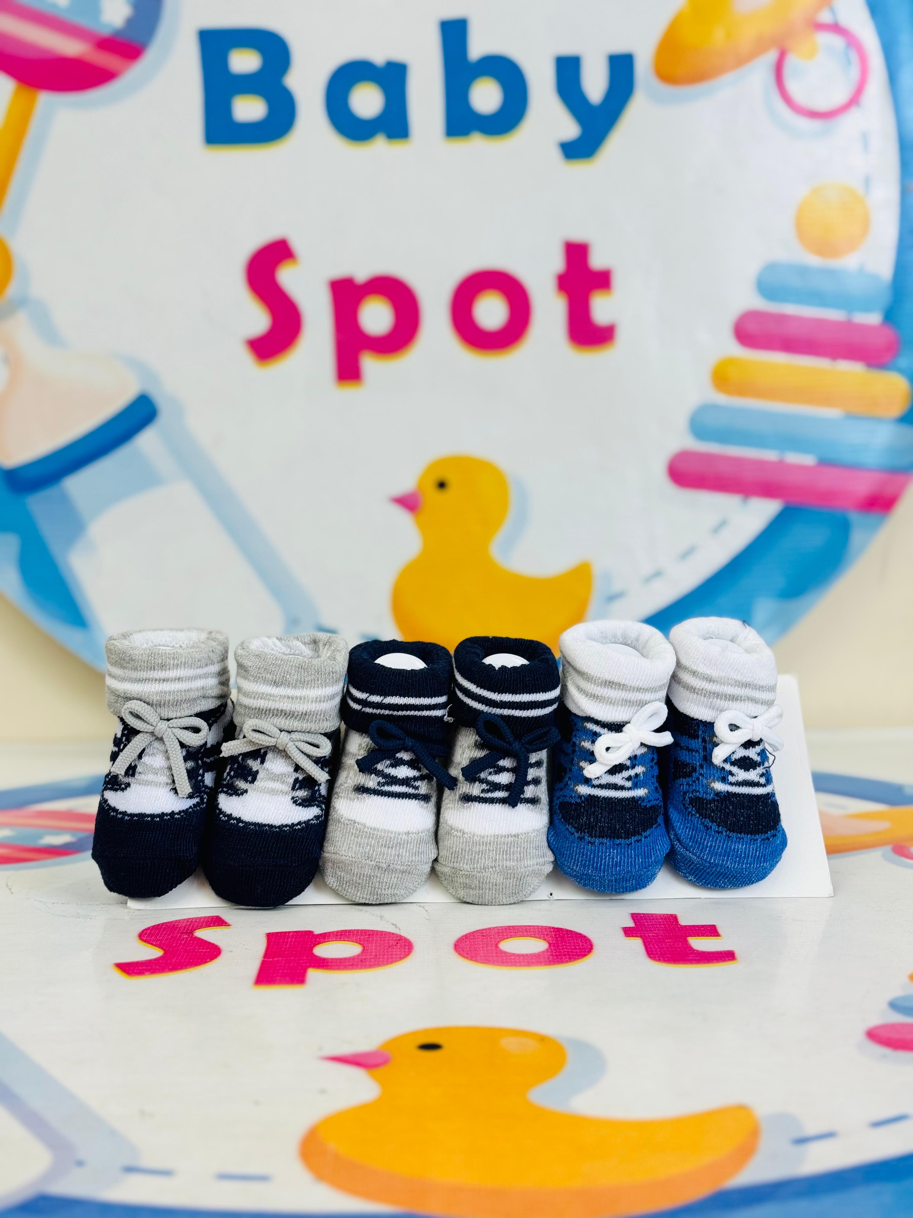 Hudson Baby® Premium Pack of 3 Socks Booties