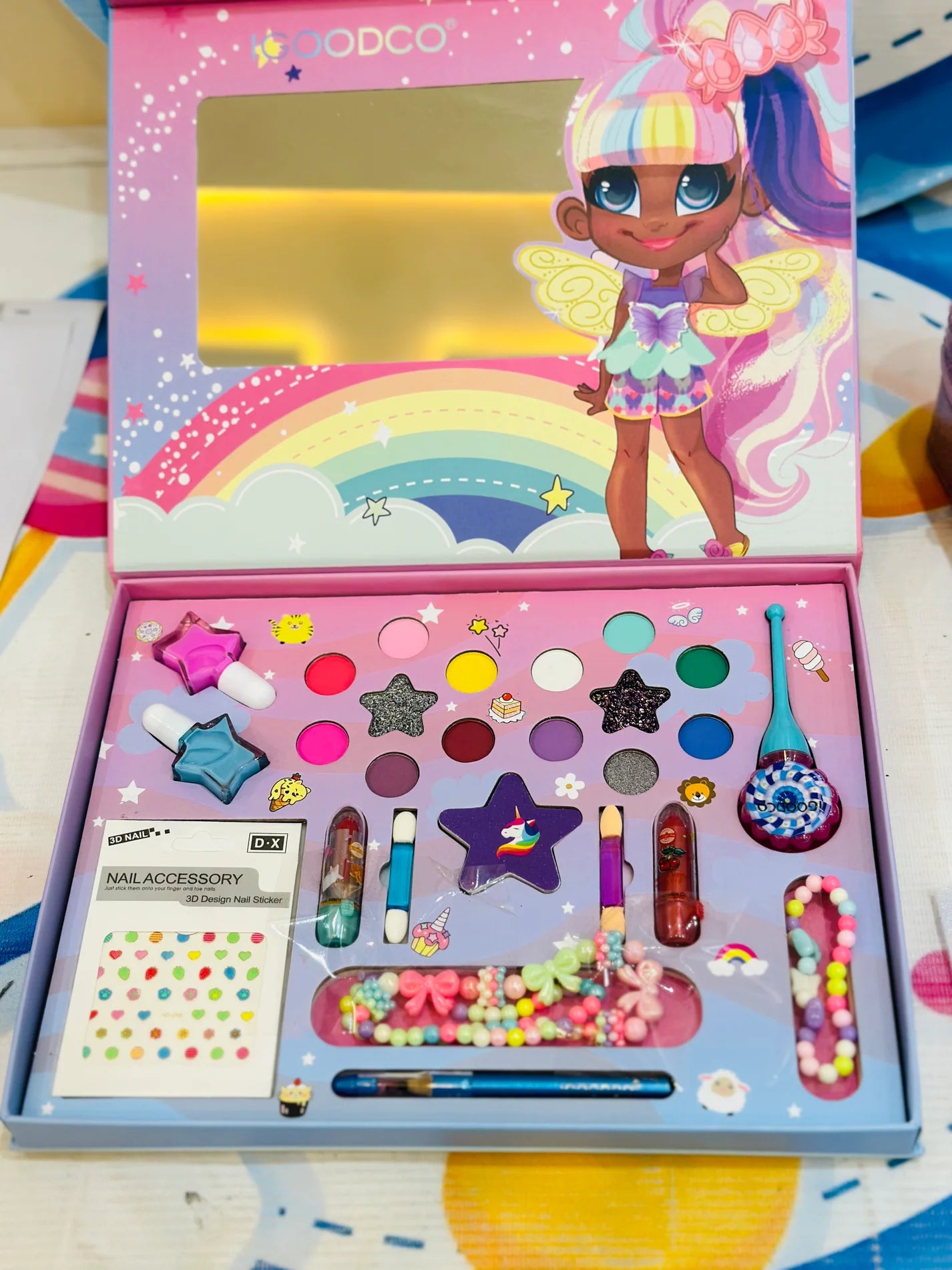💄&nbsp;Kids' Makeup Kit with Stylish Bag – Sparkle &amp; Play!&nbsp;✨👛

Let your little one explore creativity with this&nbsp;2-in-1 Makeup &amp; Jewelry Kit, designed for endless fun and imaginative play.

🔹&nbsp;Features:
🎀&nbsp;Adorable &amp; Portable&nbsp;– Comes with a glittery bag for easy storage and carry.
💖&nbsp;Safe &amp; Kid-Friendly&nbsp;– Made with non-toxic, washable materials for worry-free play.
🌟&nbsp;Encourages Confidence &amp; Creativity&nbsp;– Helps kids express themselves through 
