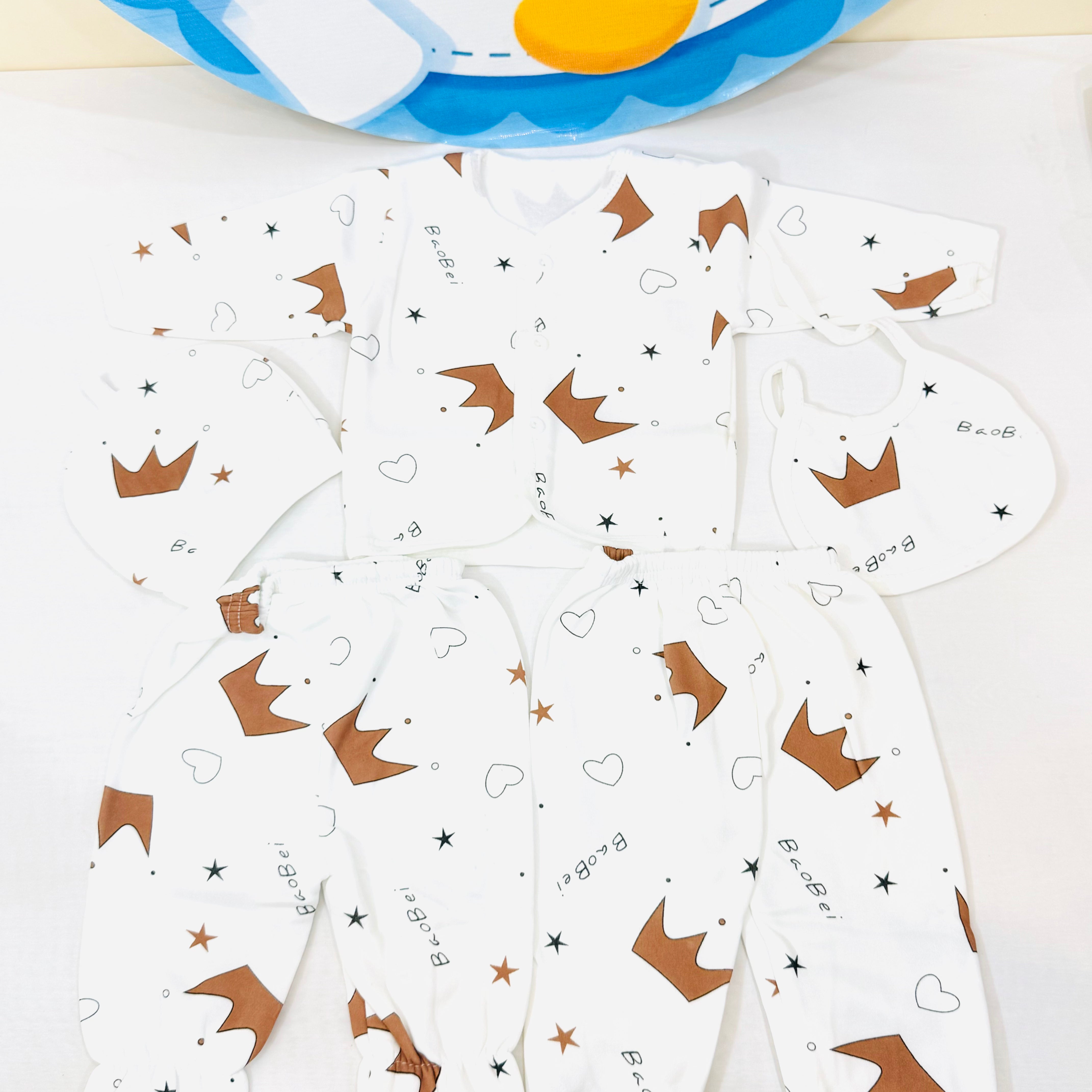 Crown Theme winter Baby Suits – 5 Pcs Set#babyspotofficial #babyclothespakistan #newbornclothes #babyfashion #babyoutfit #babysuits #babywear #newbornessentials #babyclothingstore #babystorepakistan #babyshoponline #cutebabies #babyaccessories #newborngift #babyproducts #babyboyoutfits #babygirloutfits #babyset #babyshopping #onlineshoppingpakistan #trendingbabyfashion #royalbaby #crownstylebaby #babyclothing

