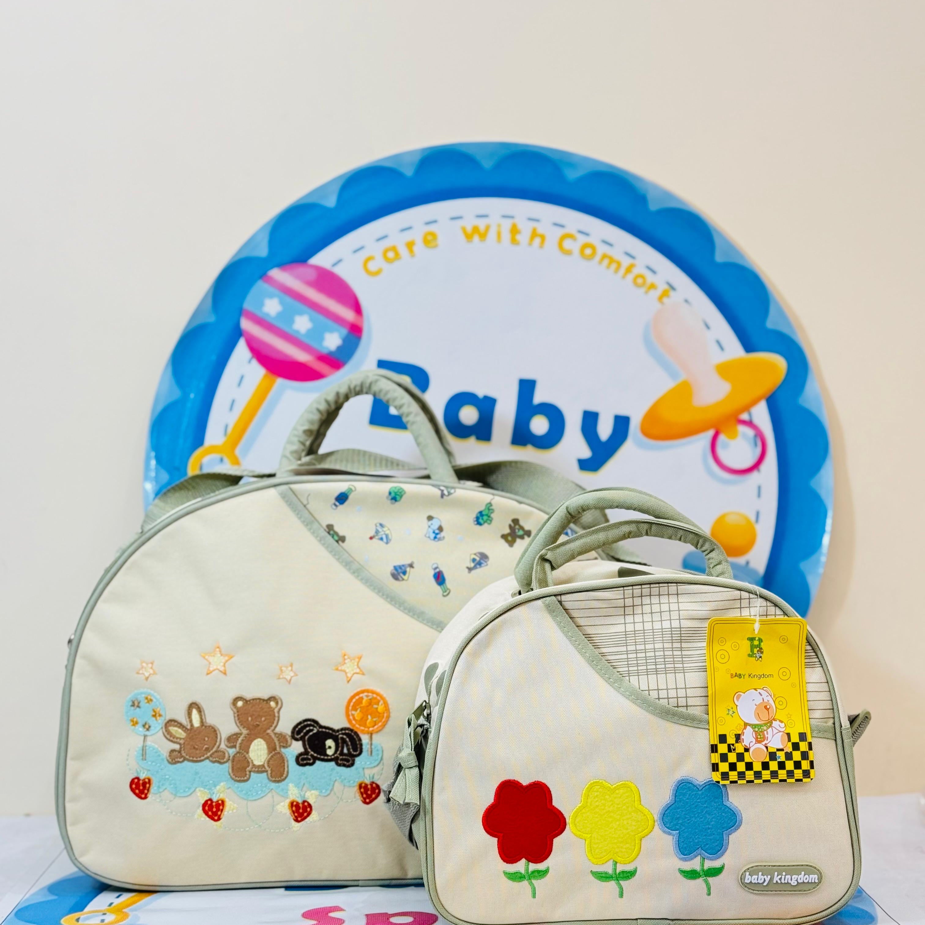 D-Shape Baby Bags / Mother Bags Set Collection

👜 Complete solution for every mom’s needs!

Set Includes:

🟢 1 Large D Bag: Spacious design for all baby essentials.

🟢 1 Small D Bag: Compact and perfect for quick trips.

🟢 1 Changing Sheet: Convenient for diaper changes anywhere.

Key Features:

🔥 Premium Quality: Made with durable and lightweight material.

💼 Stylish & Functional: Trendy D-shape with organized compartments.

✅ Easy to Clean: Perfect for everyday use and travel.

🎨 Multiple Color Opt