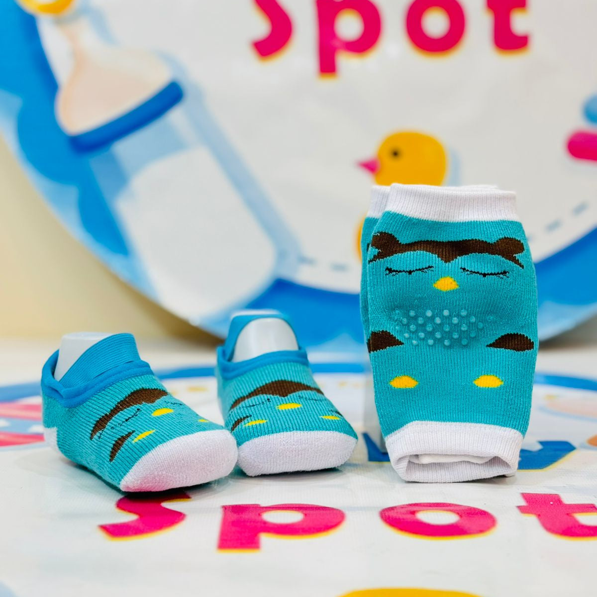 Imported Baby Knee Pads + Anti-Slip Socks Combo Collection – Comfort & Safety in One Cute Set

 

Give your baby the perfect combo of protection and style with our Imported Baby Knee Pads + Matching Anti-Slip Socks Collection – specially curated for active little explorers! Whether your baby is crawling, cruising, or taking first steps, this set is a must-have for every newborn wardrobe.

 

This combo not only keeps those tiny knees safe but also ensures a strong grip on slippery floors, making it perfect 